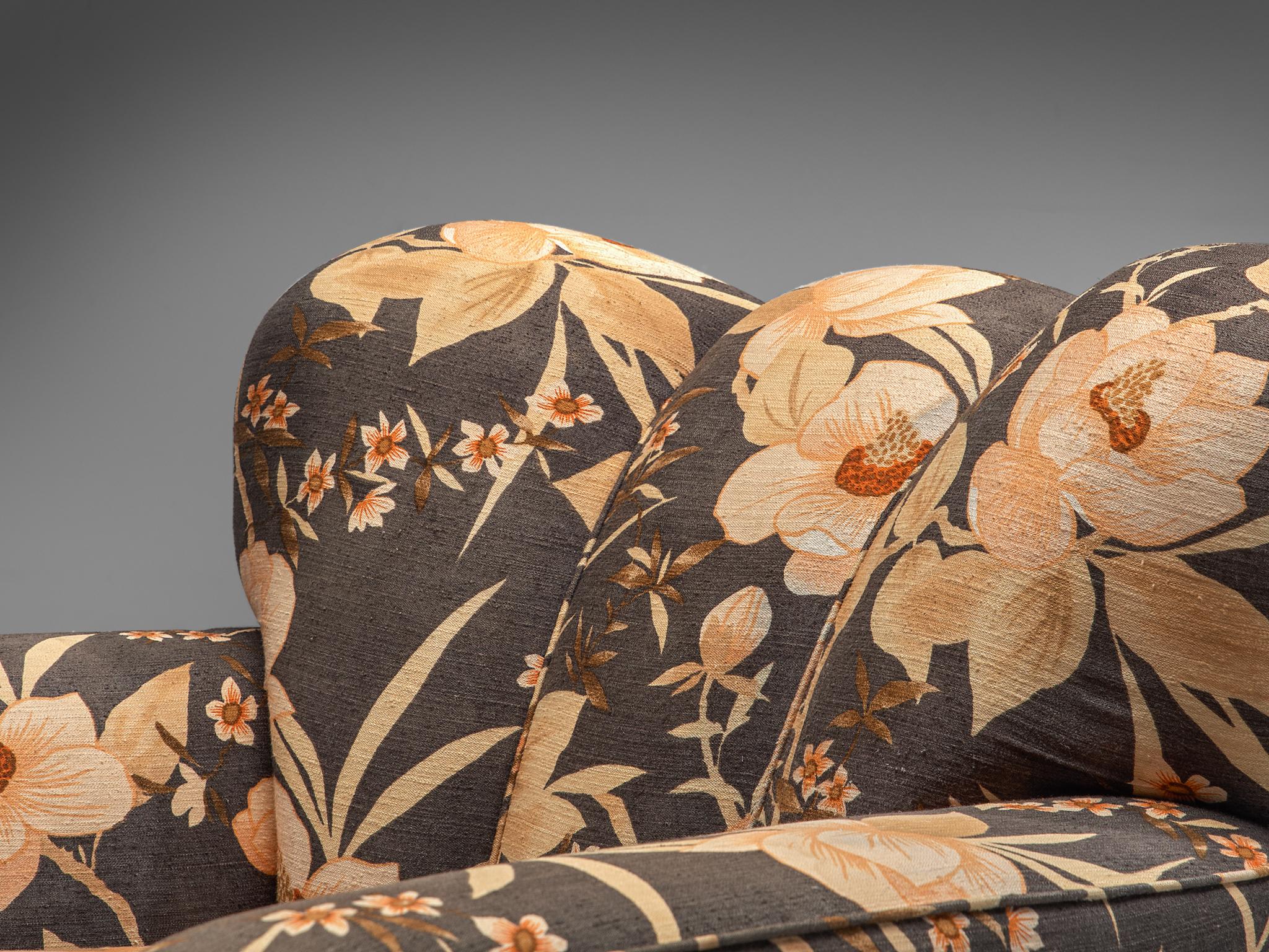 Italian Pair of Lounge Chairs in Floral Upholstery by Molteni 1