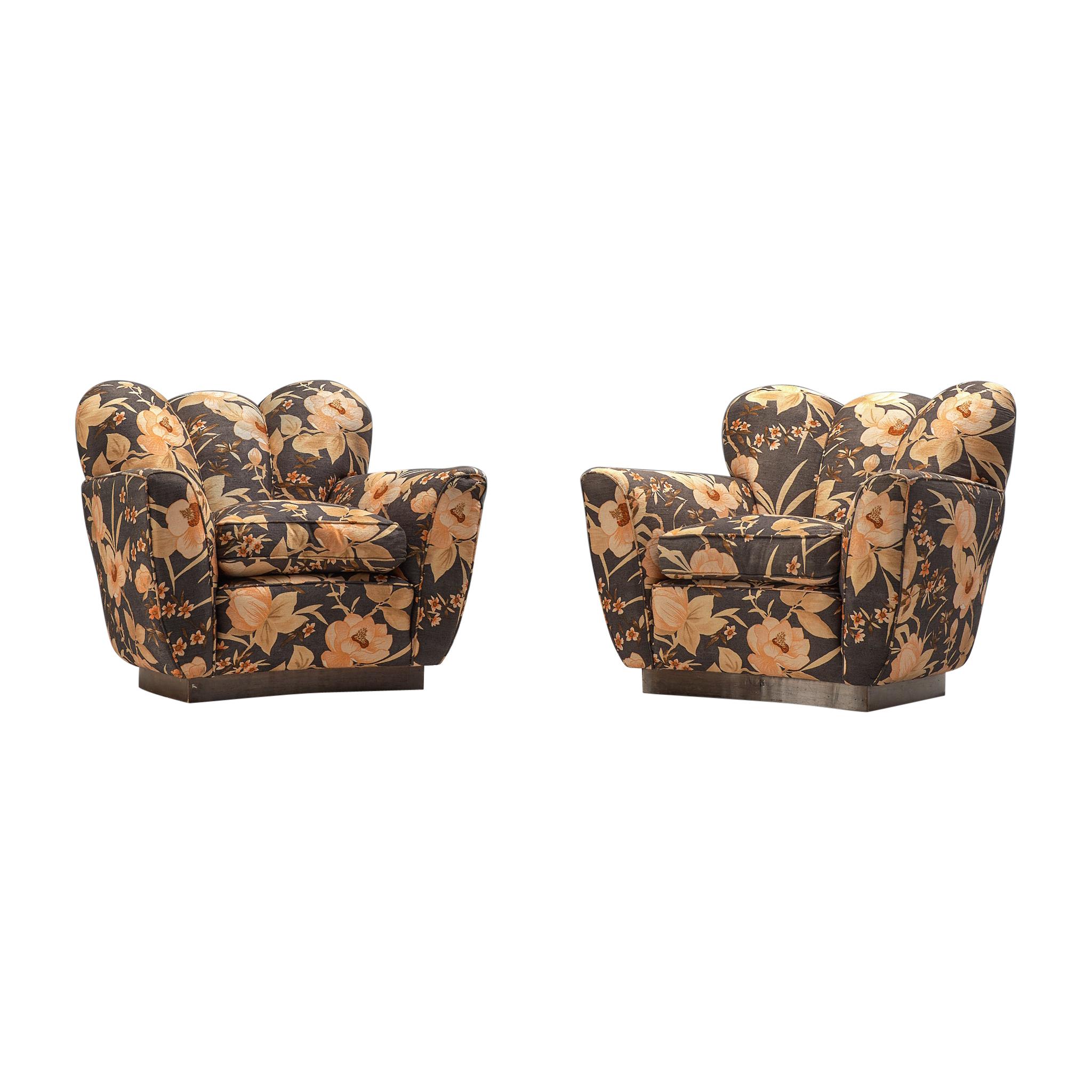 Italian Pair of Lounge Chairs in Floral Upholstery by Molteni