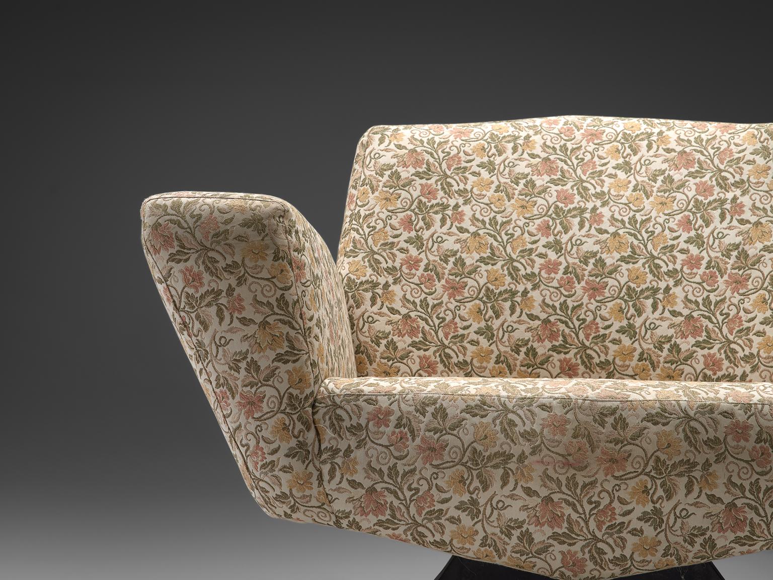 Studio APA for Lenzi Pair of Lounge Chairs in Floral Upholstery In Good Condition In Waalwijk, NL