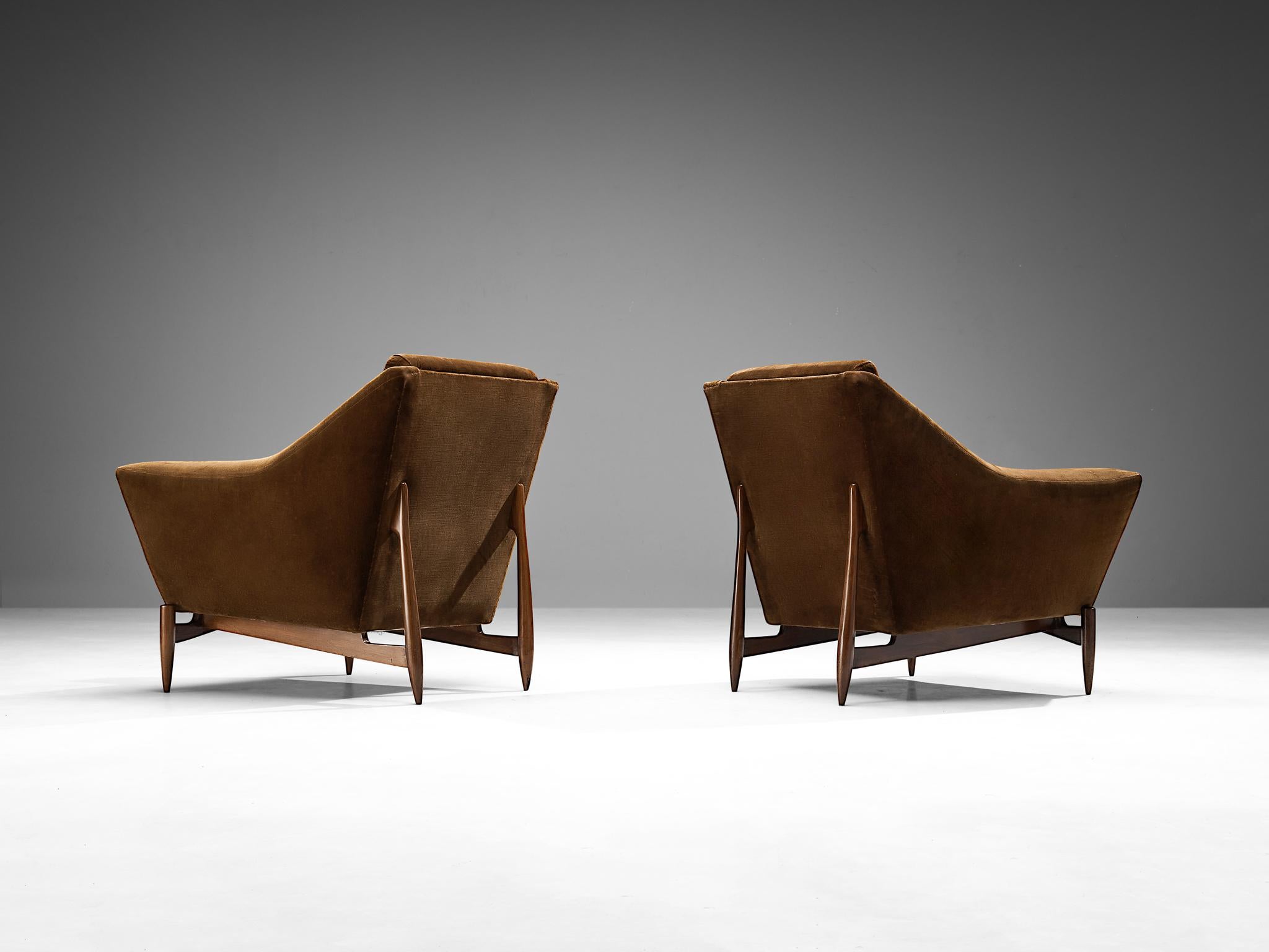 Italian Pair of Lounge Chairs with Exposed Wooden Frame in Brown Velvet 2
