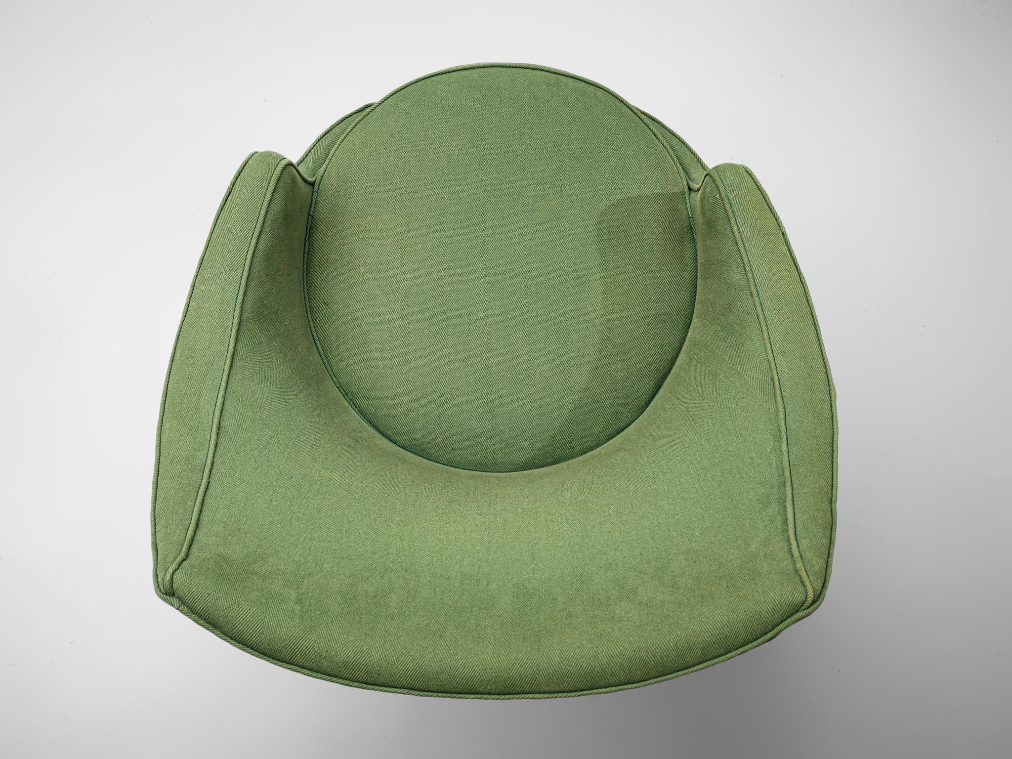 Italian Pair of Lounge Chairs with Soft Green Upholstery For Sale 5