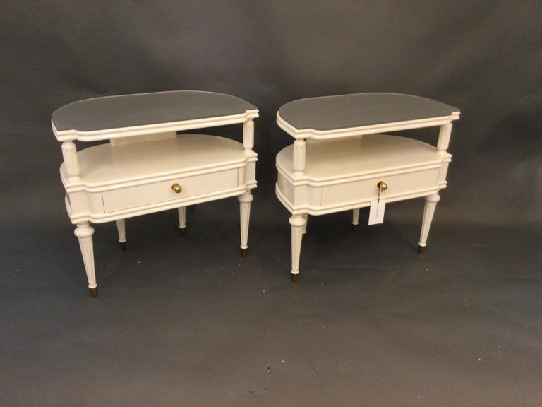 Mid-20th Century Italian Pair of Mid-Century Side Tables or Night Stands For Sale