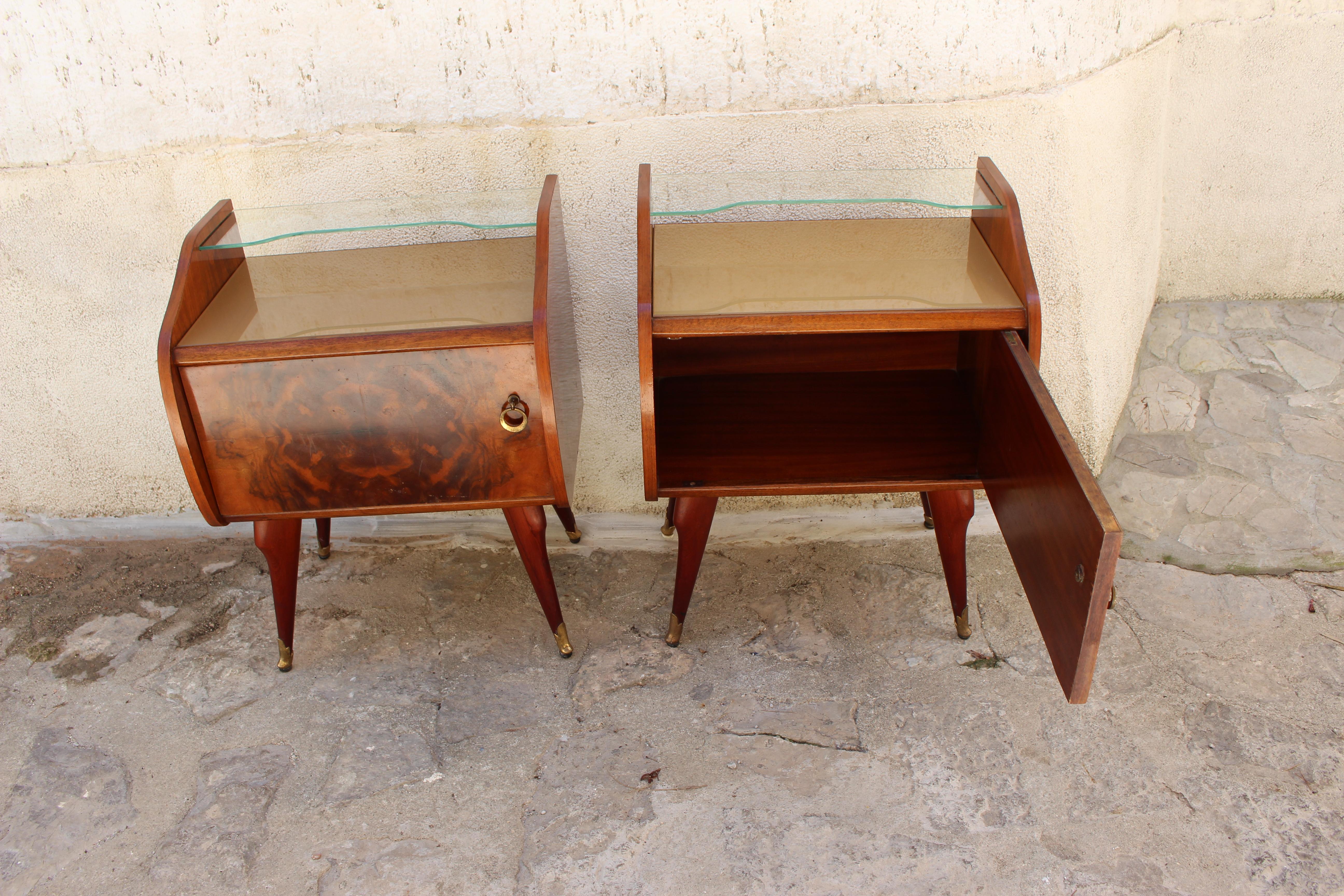 Wood Italian Pair of Nightstands Attributed to Paolo Buffa For Sale