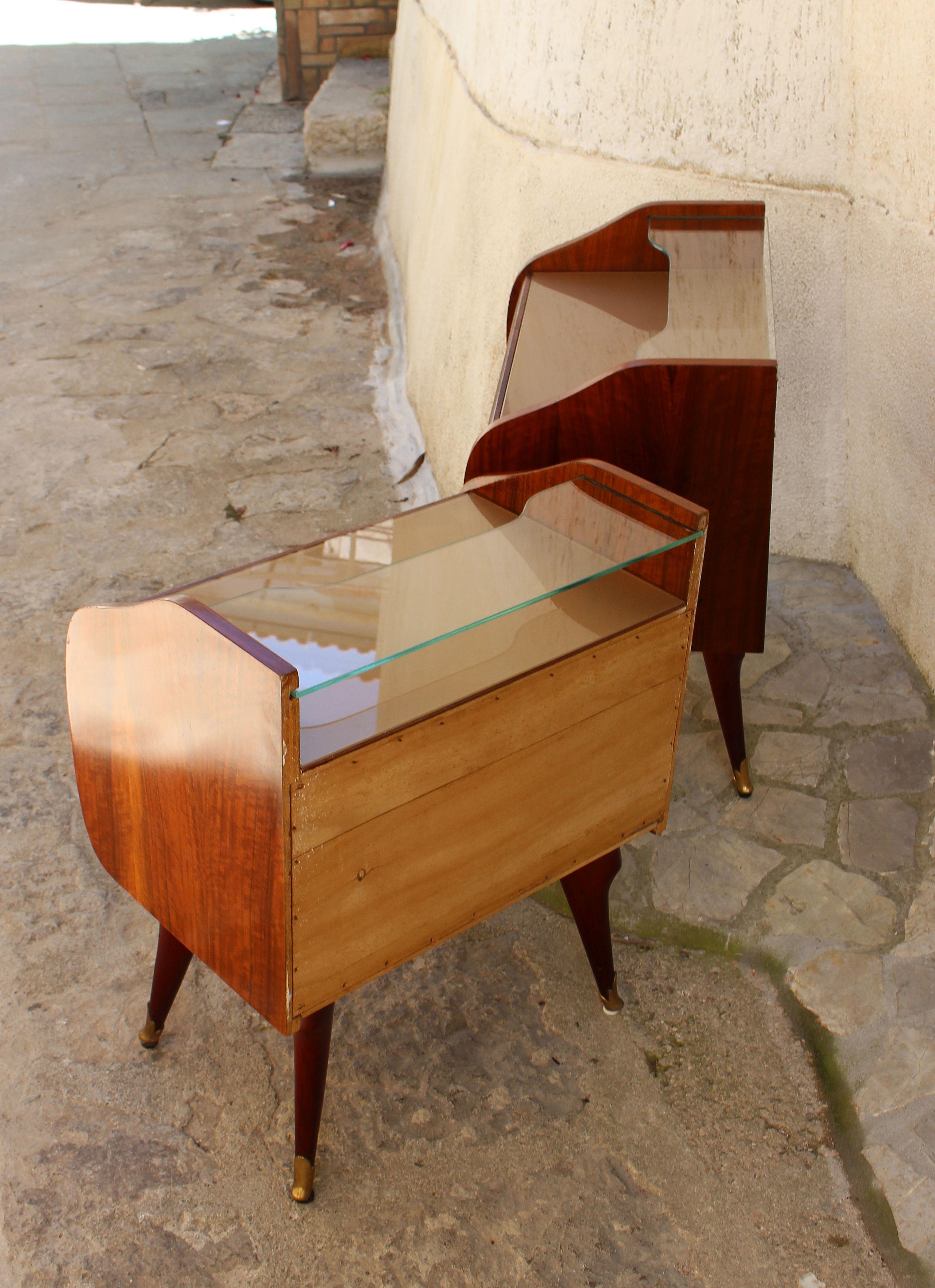 Italian Pair of Nightstands Attributed to Paolo Buffa For Sale 1