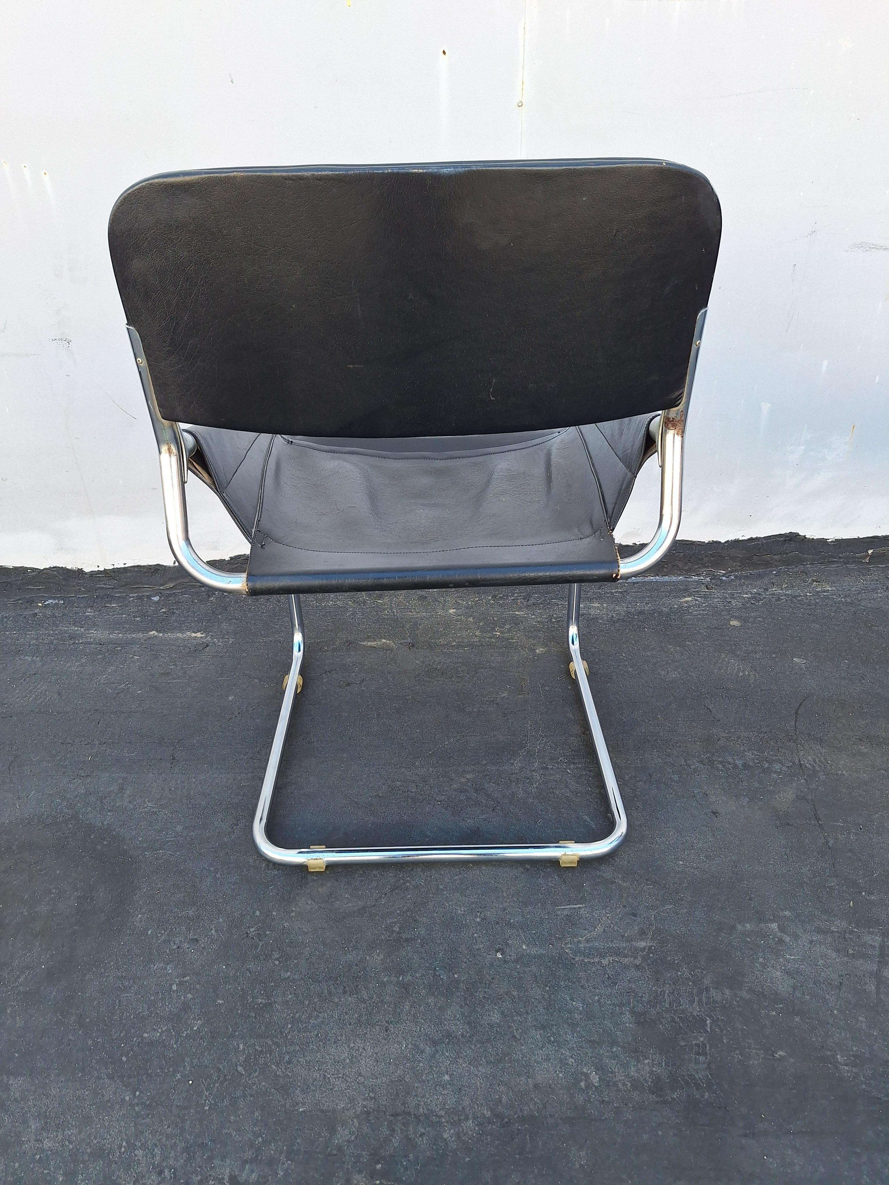 Milieu du XXe siècle Paire de chaises de bureau et de salle à manger italiennes en vente