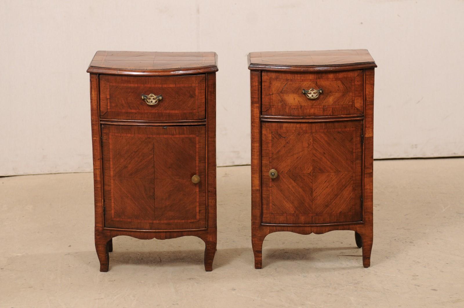 Italian Pair of Petite-Sized, Bow-Front Side Chests, Turn of the 18/19th Century For Sale 6