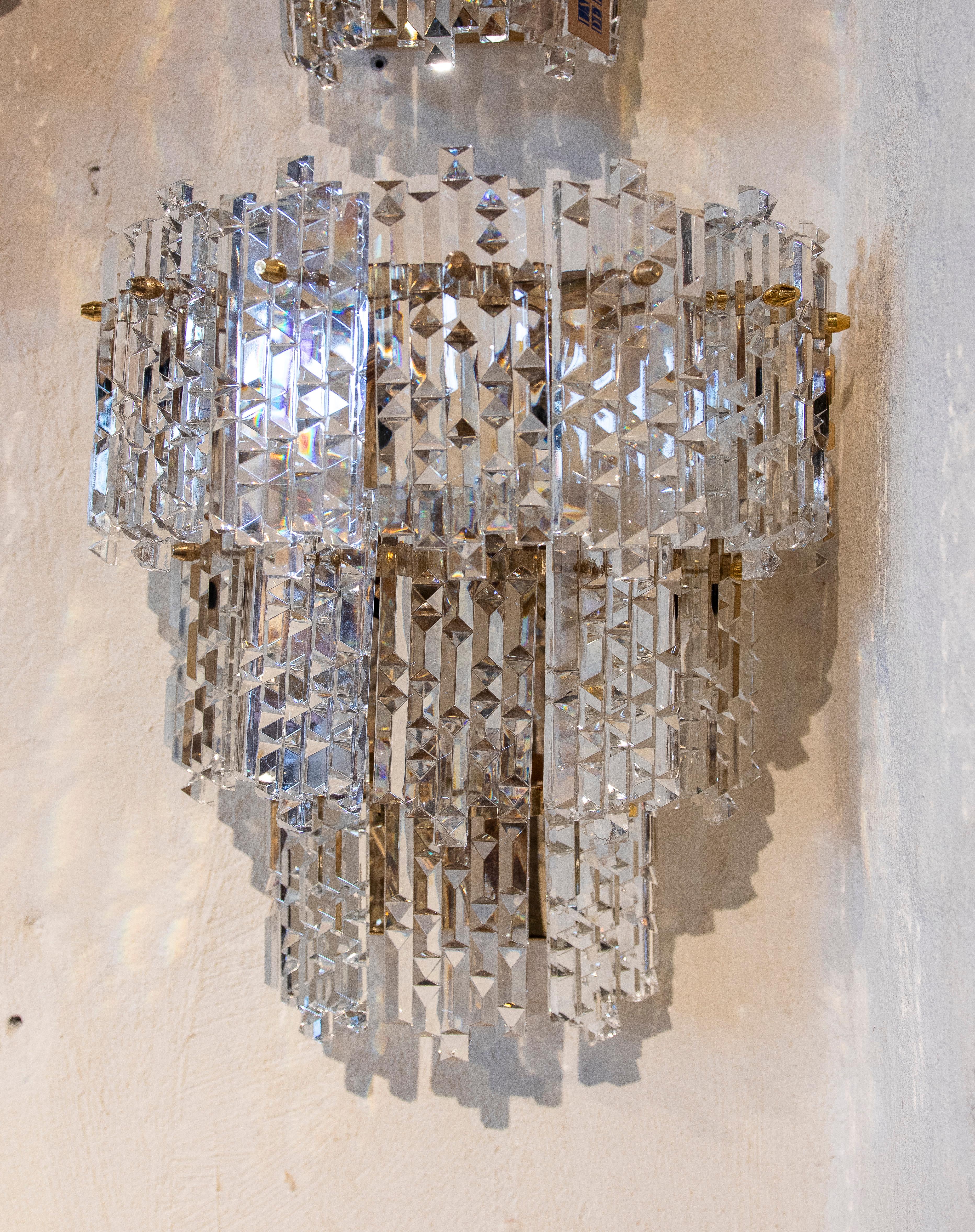 20th Century Italian Pair of Sconces Composed of Crystals and Bronze Support For Sale