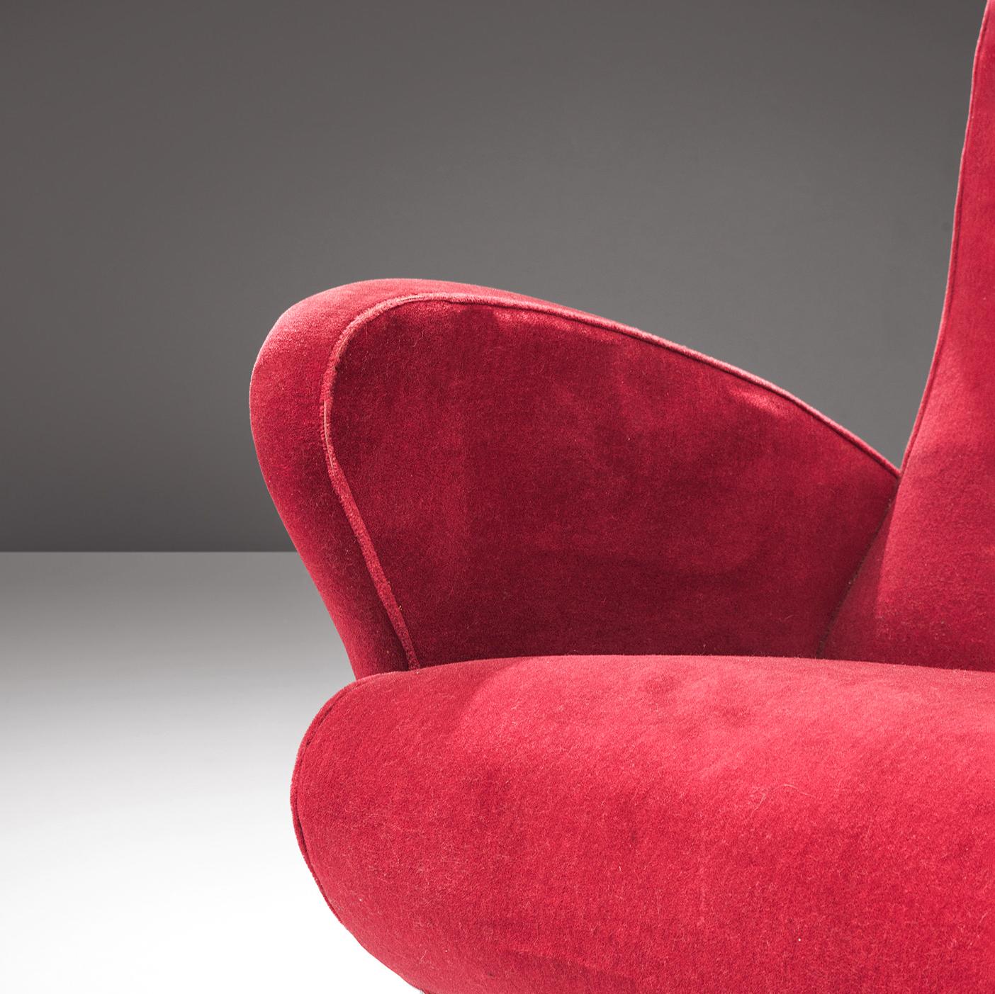Mid-20th Century Italian Pair of Sculptural Lounge Chairs in Red Velvet and Brass