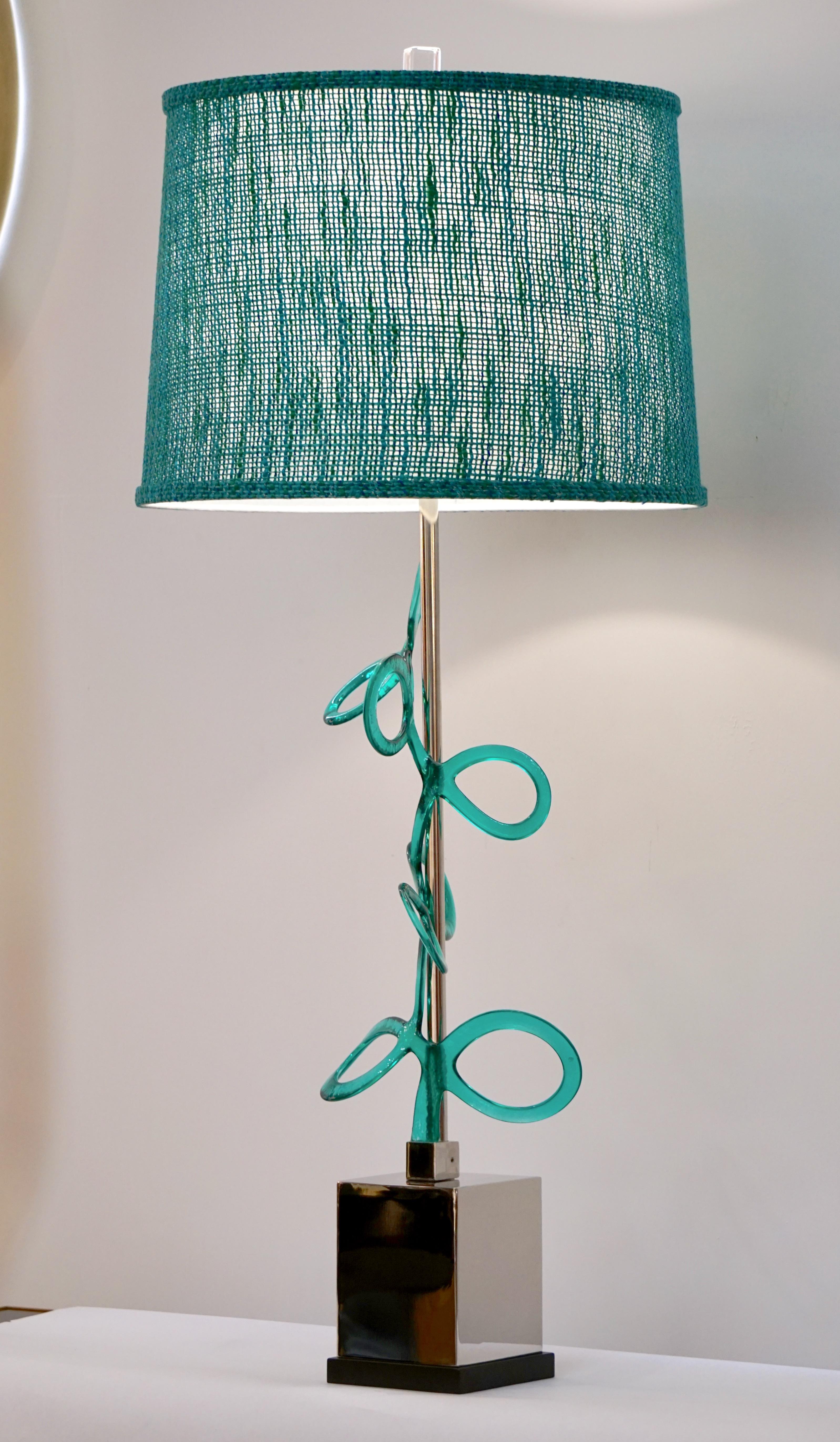 Italienisches Paar silberfarbene Nickel-Lampen mit aquablauen Muranoglaswirbeln im Angebot 3