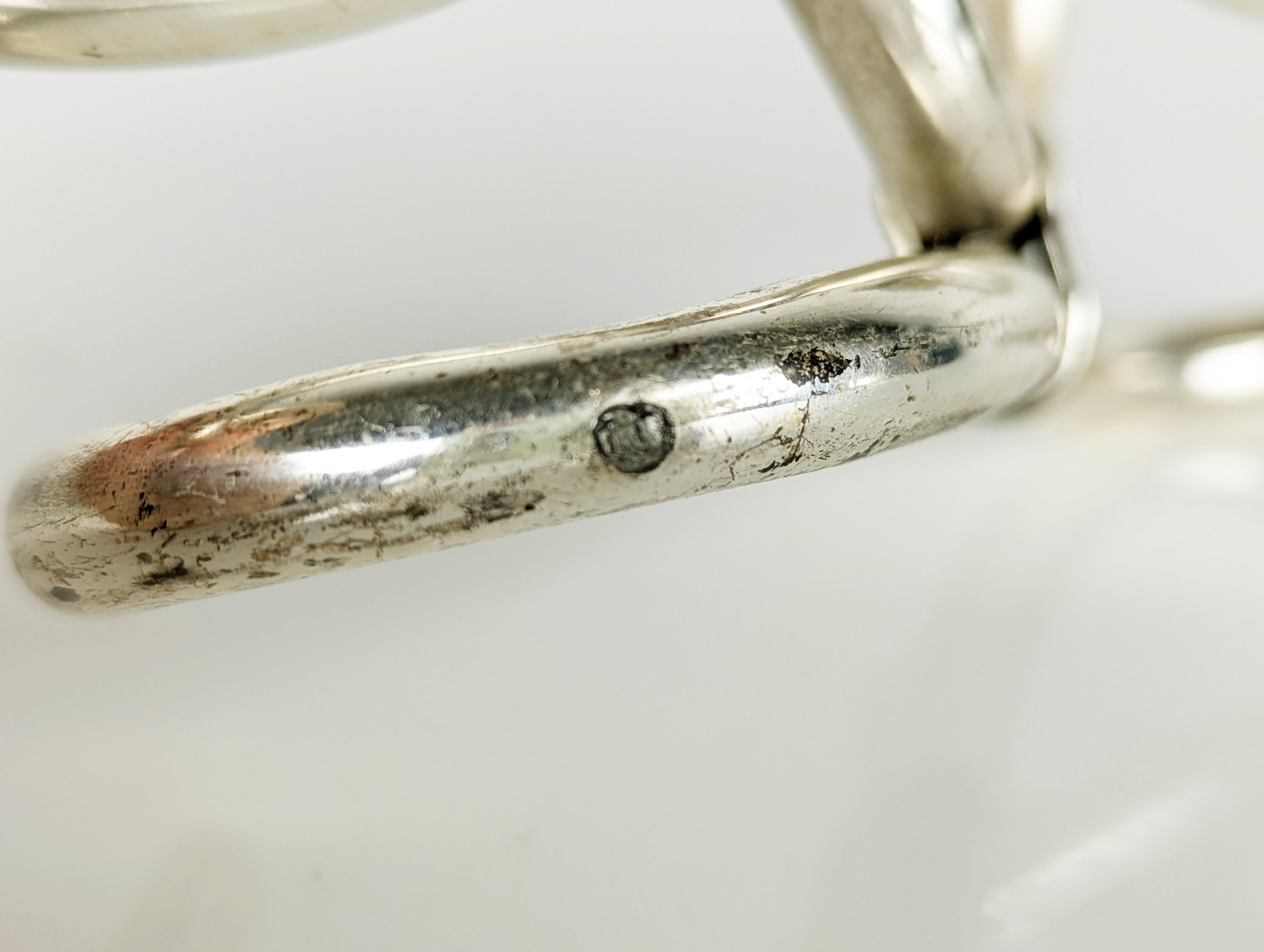 Coppia italiana di candelieri a 2 candele in alluminio placcato argento/anodizzato in vendita 6