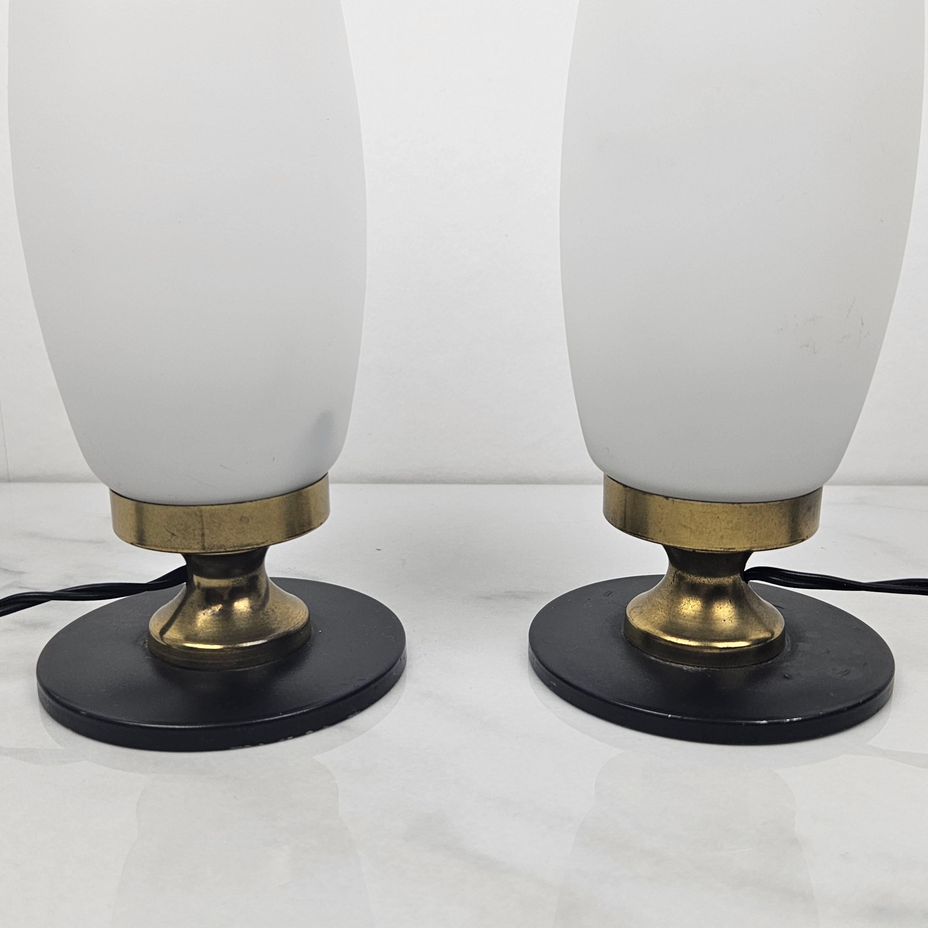 Italian Pair of Small Opaline Glass Table or Bedside Lights, 1950's For Sale 3