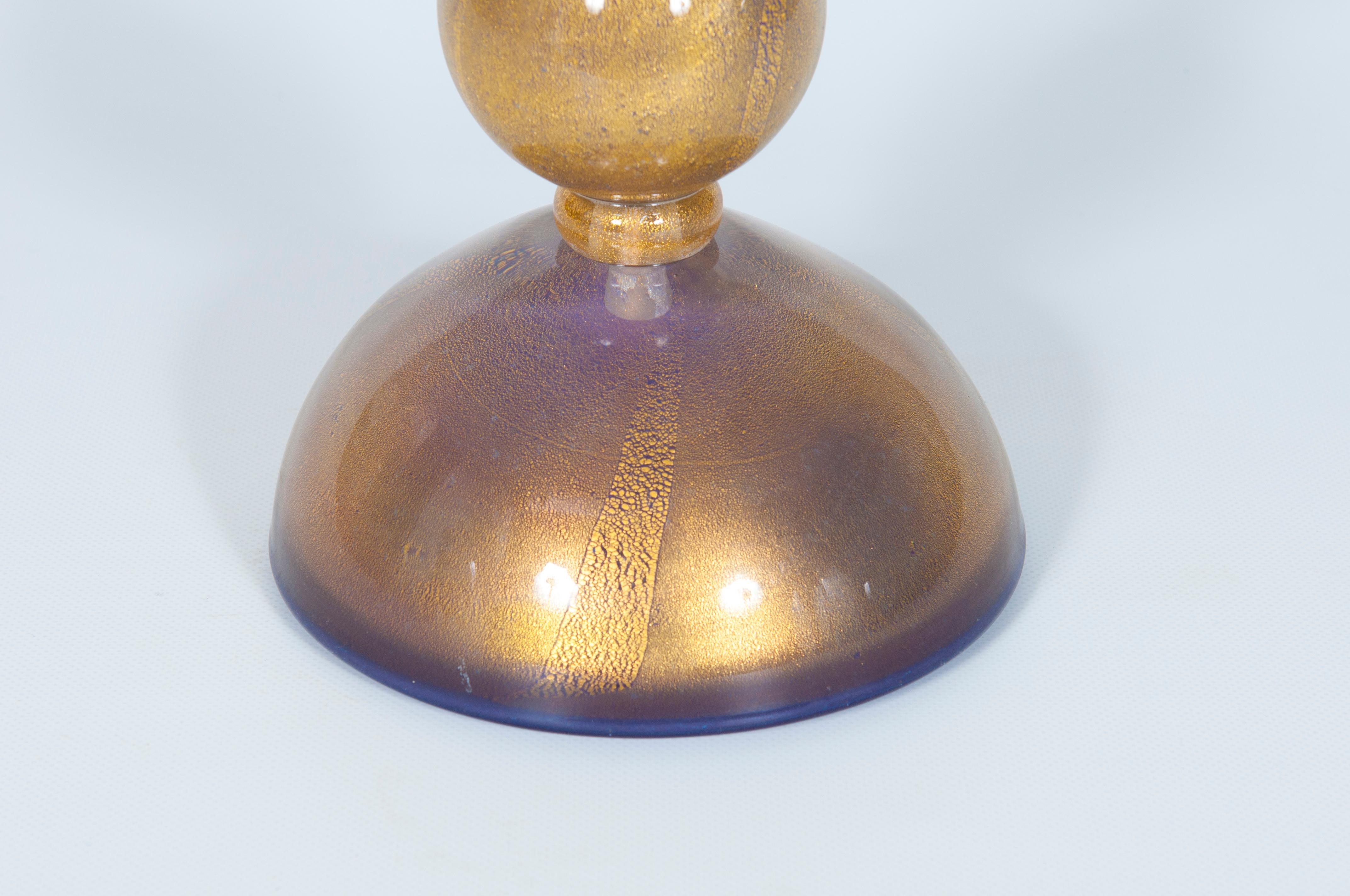 Ein Paar von Tischlampen Murano Glas lila und starke Gold Akzente Italien 2000s (Handgefertigt) im Angebot