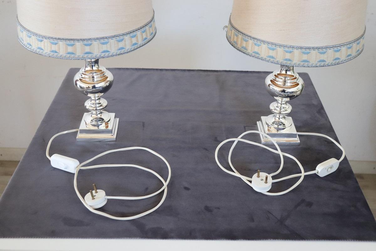 Italienisches Paar Tisch- oder Nachttischlampen aus versilbertem Metall, 1970er Jahre im Angebot 4