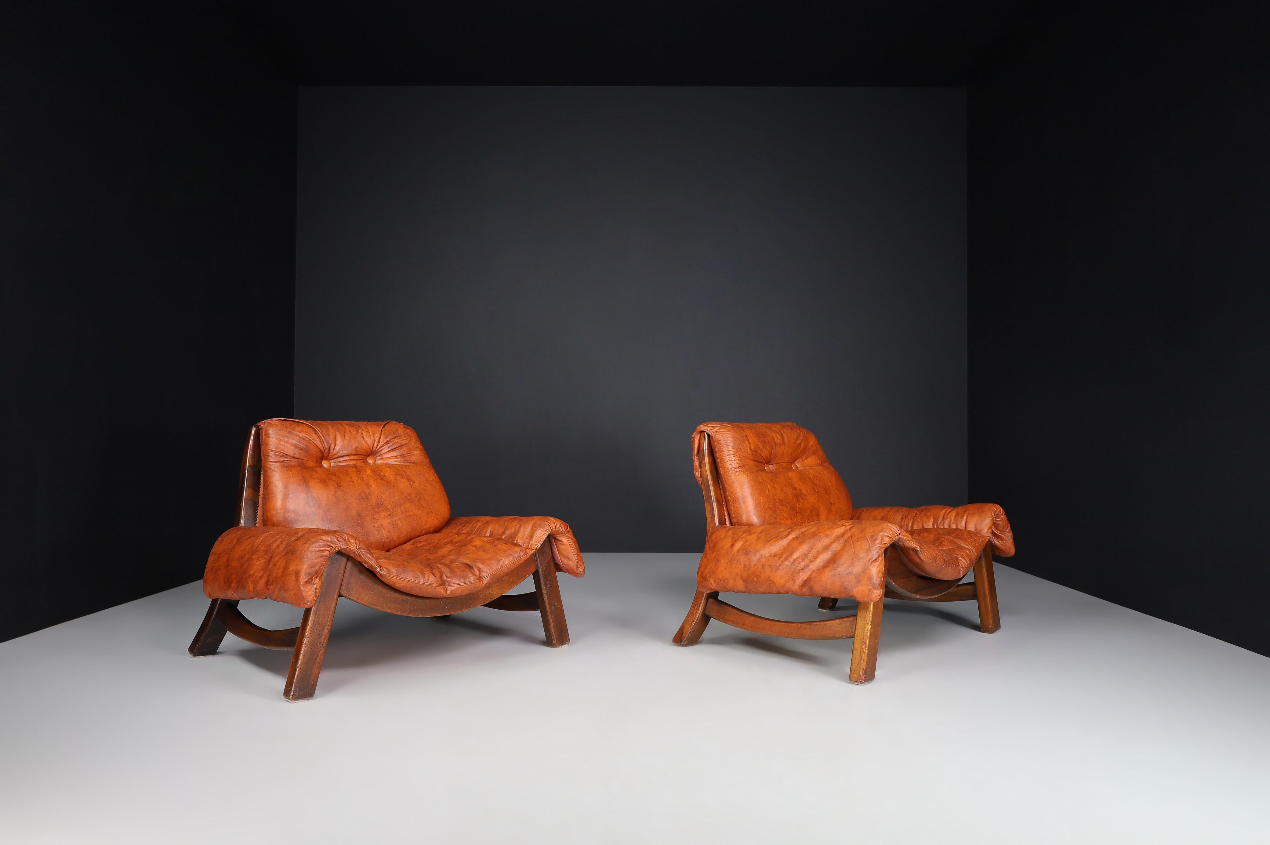 Leather Italian pair of two Lounge chairs in fine leather and Walnut Wood, Italy 1970s  
