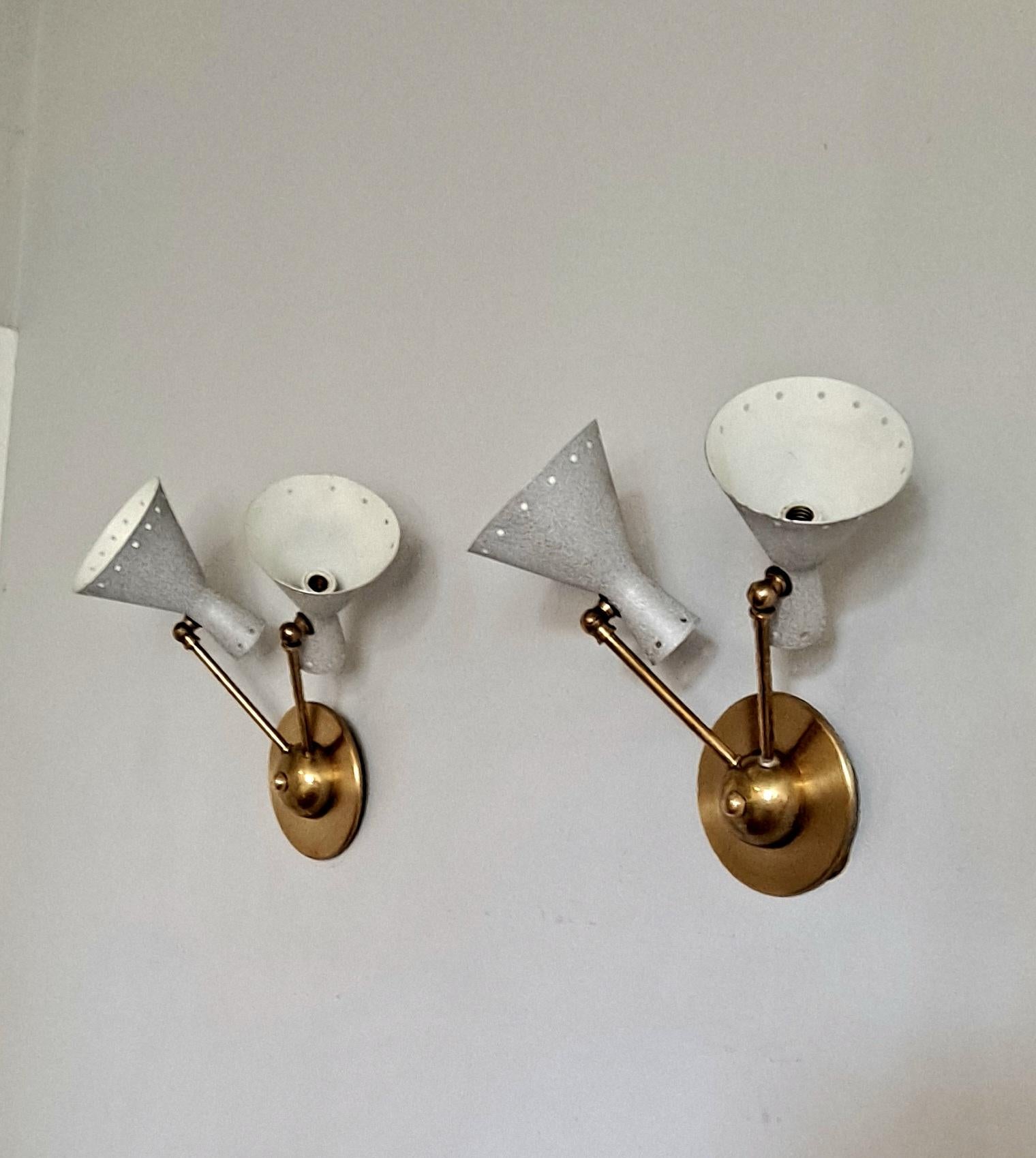 Italian Pair of Wall Sconces  Attributed to Stilnovo  For Sale 4