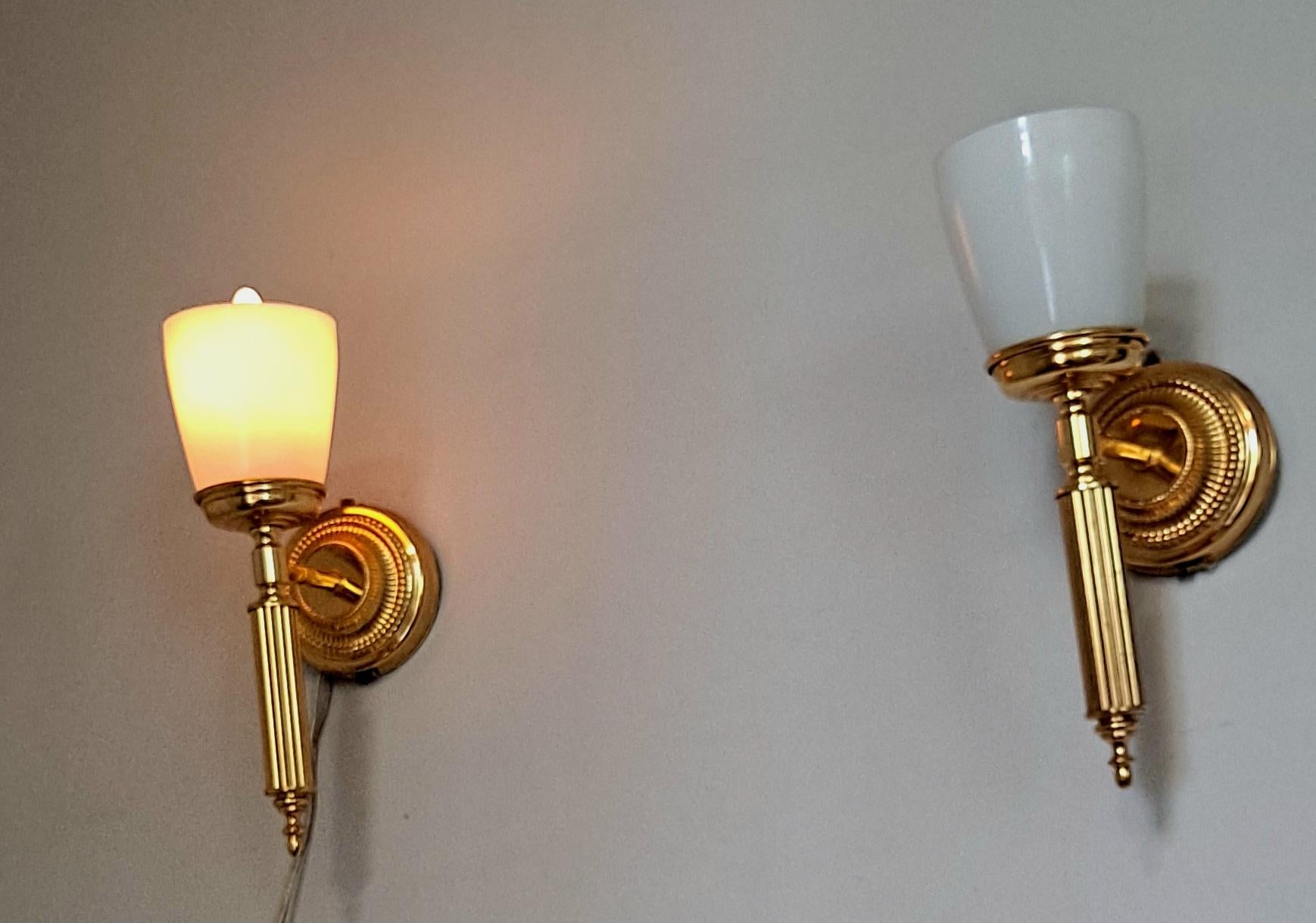 Mid-Century Modern Italian Pair of Wall Sconces For Sale