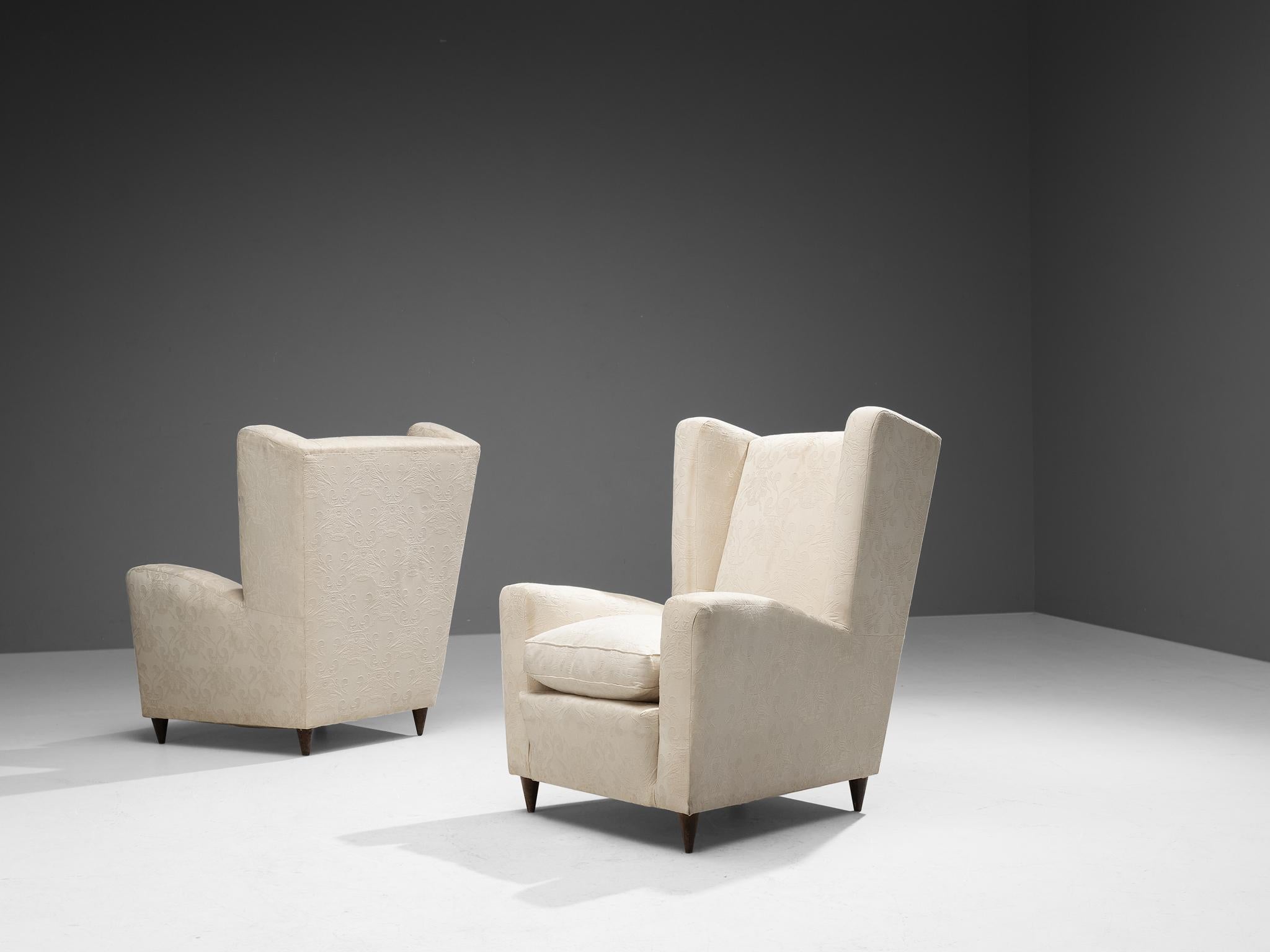 Fabric Italian Pair of Wingback Chairs in Off-White Upholstery For Sale
