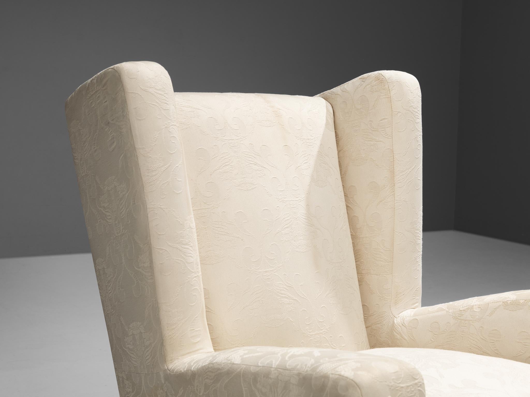 Italian Pair of Wingback Chairs in Off-White Upholstery For Sale 2