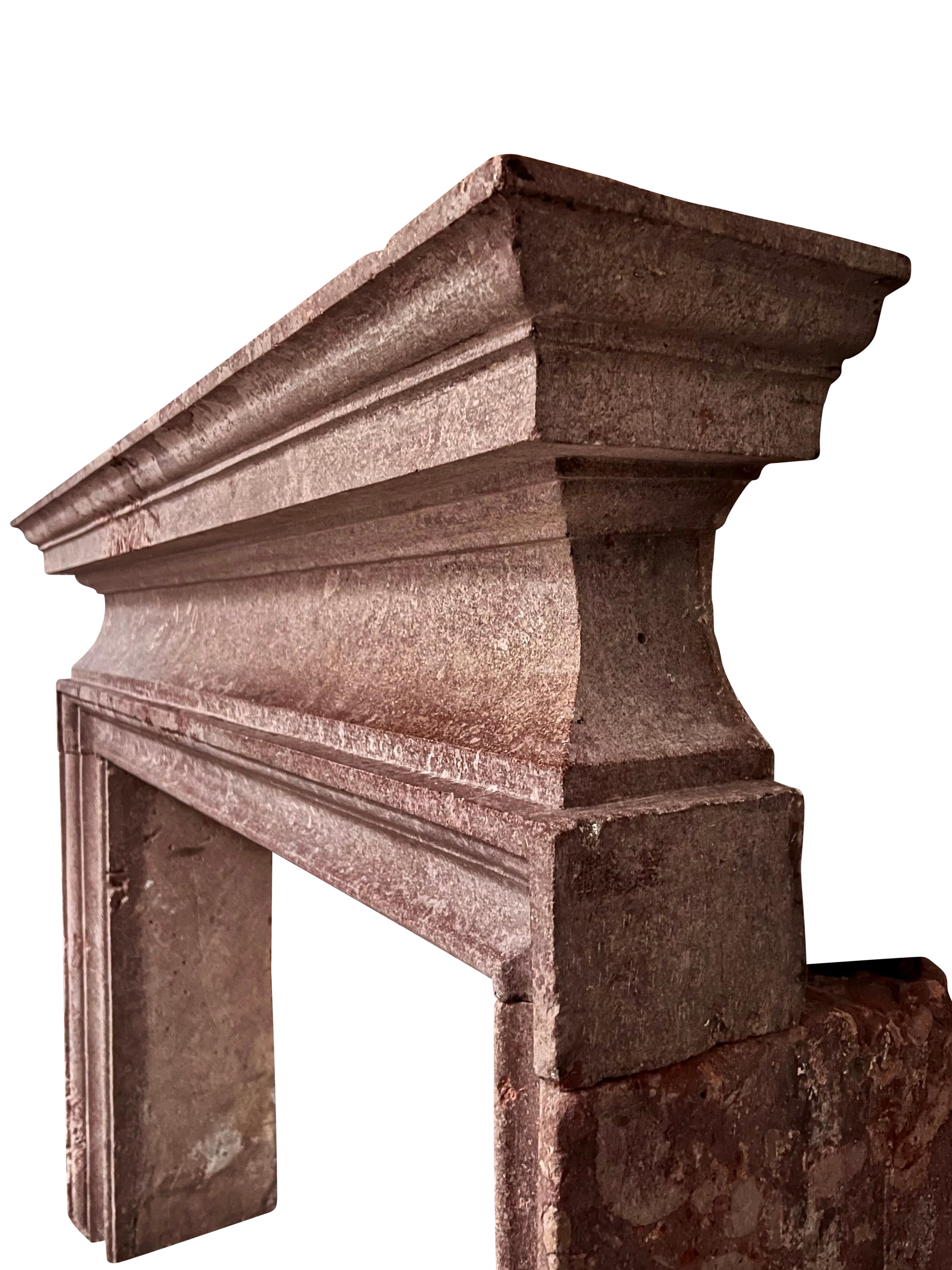 Italian Palazzo Artempo 15-16th century Stone Fireplace For High-End Decor In Excellent Condition For Sale In Beervelde, BE