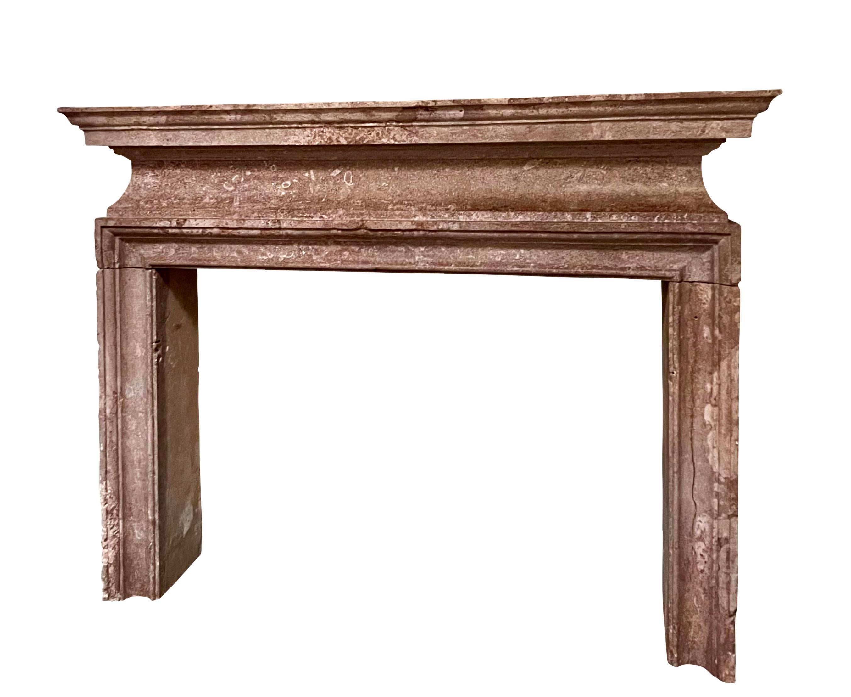 Italian Palazzo Artempo 15-16th century Stone Fireplace For High-End Decor For Sale 2