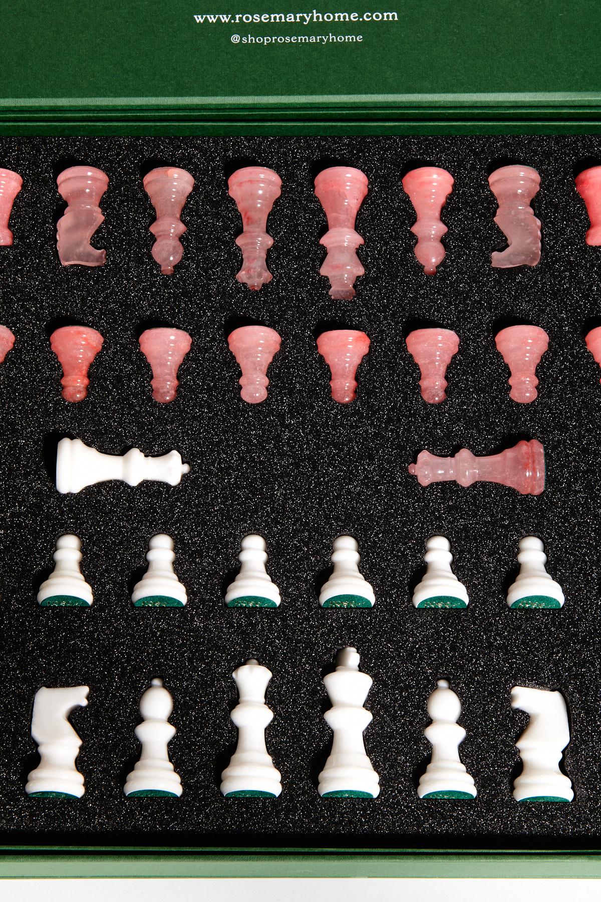 Grand jeu d'échecs italien en albâtre rose pâle/vert malachite en vente 4
