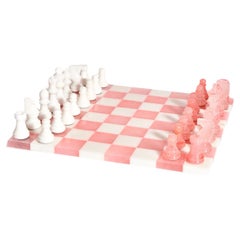 Grand jeu d'échecs italien en albâtre rose pâle/blanc