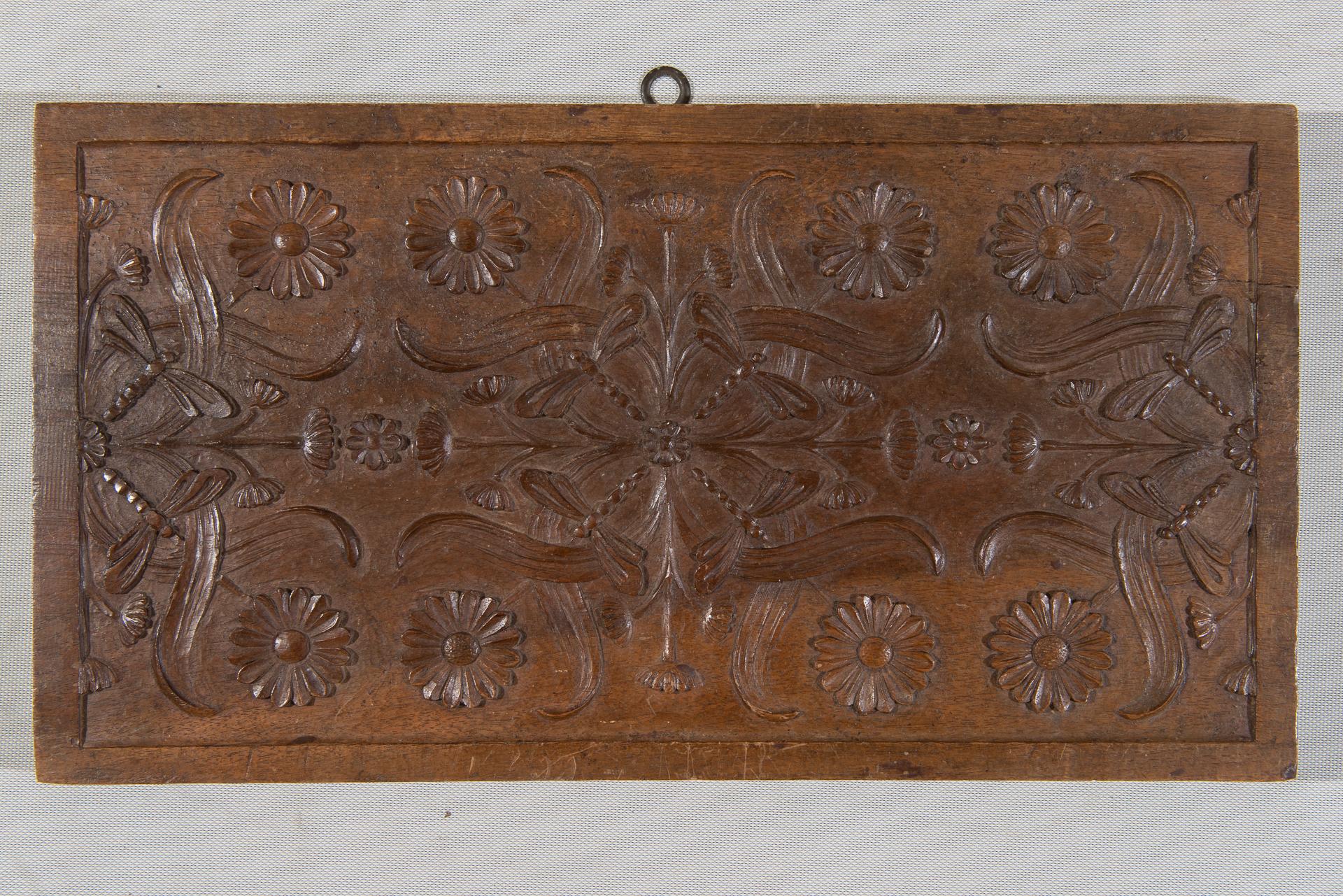 Hand-Crafted Italian Panels Engraved on Wood For Sale