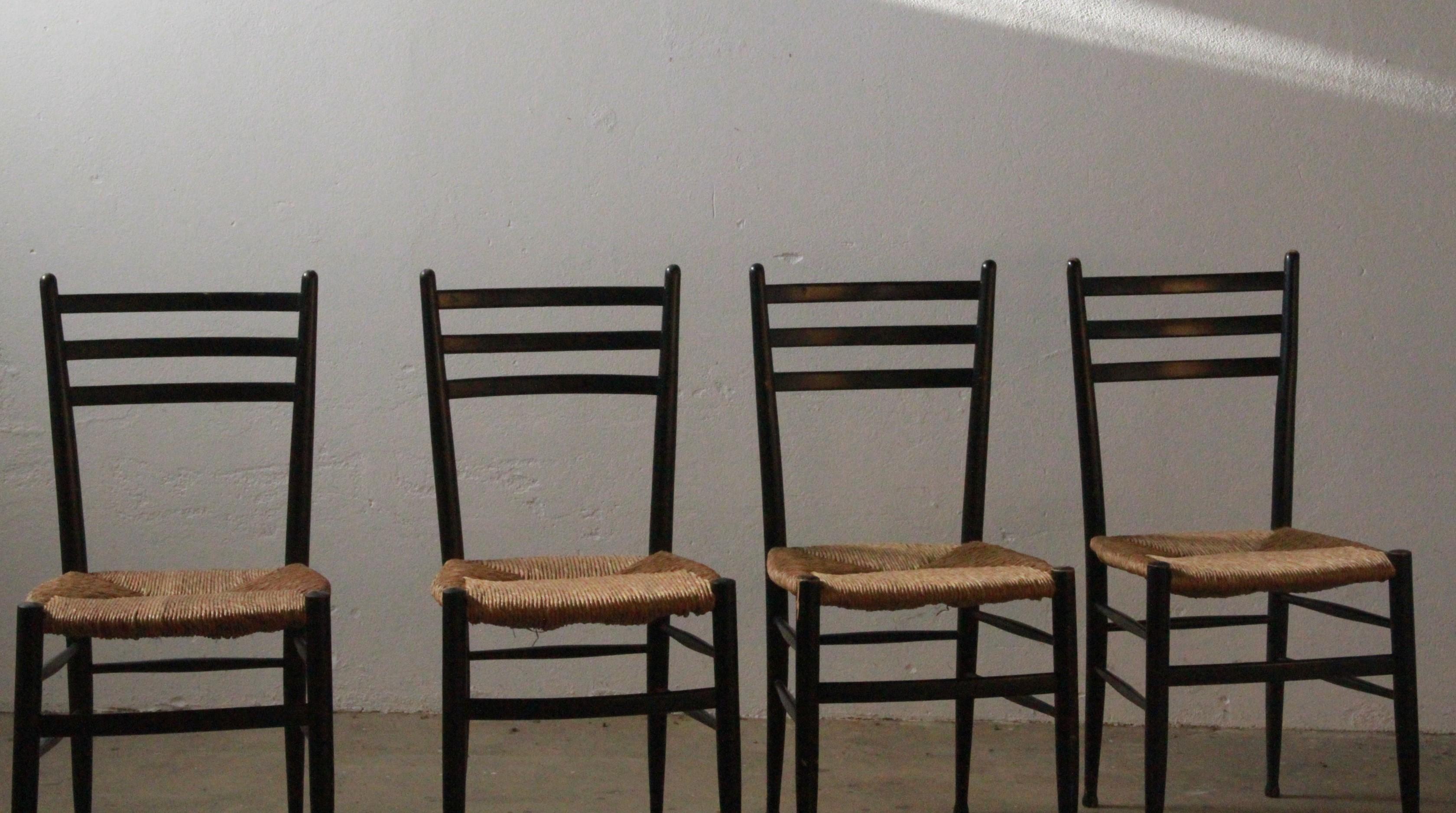 Italian Papercord Dining Chairs, 1950s, Set of 4 (Italienisch) im Angebot