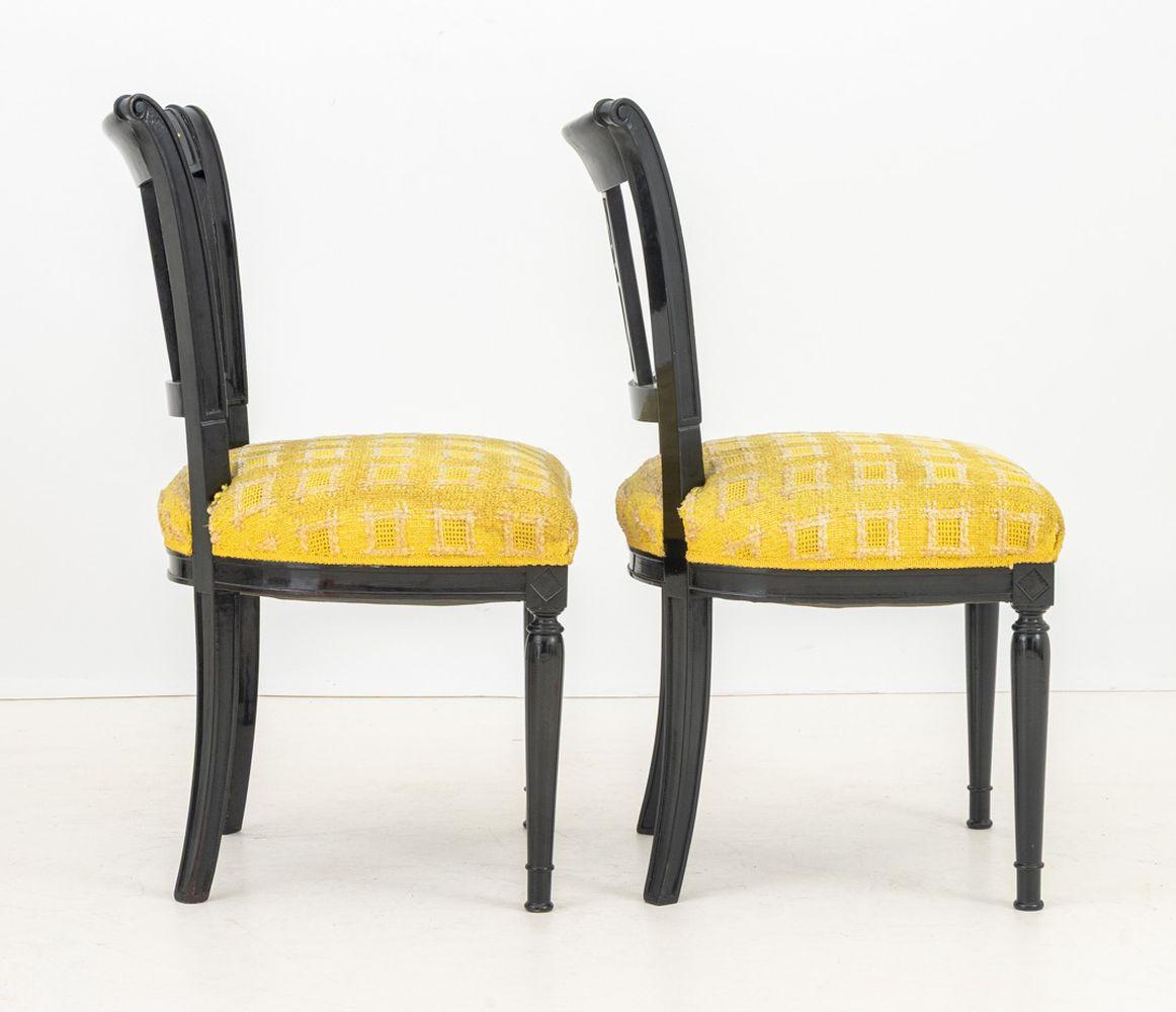 Italian Parcel Gilt Ebonized Chairs, Pair In condizioni buone in vendita a Astoria, NY