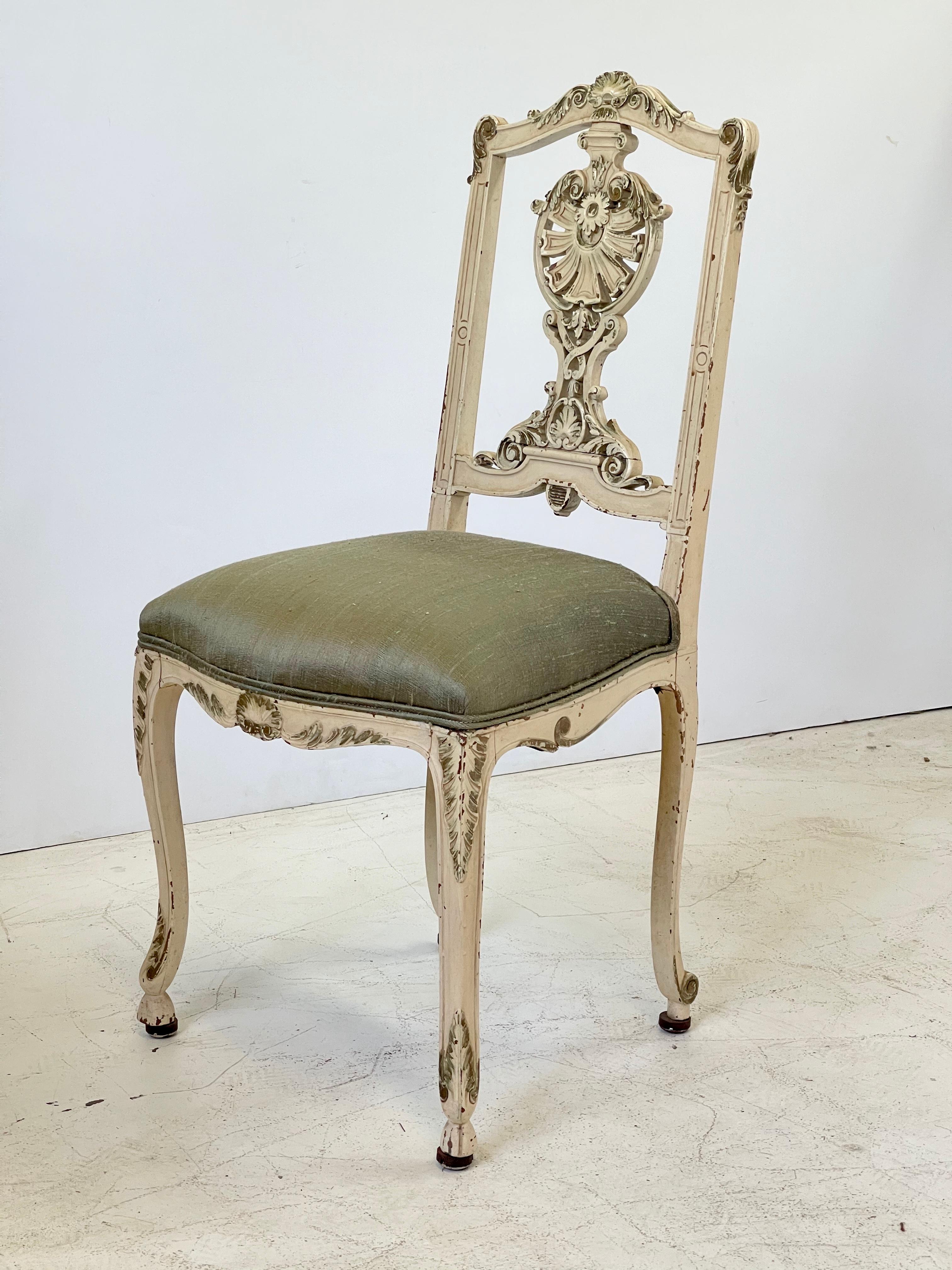 Italienischer Parcel Gilt Vanity Chair (Louis XV.) im Angebot