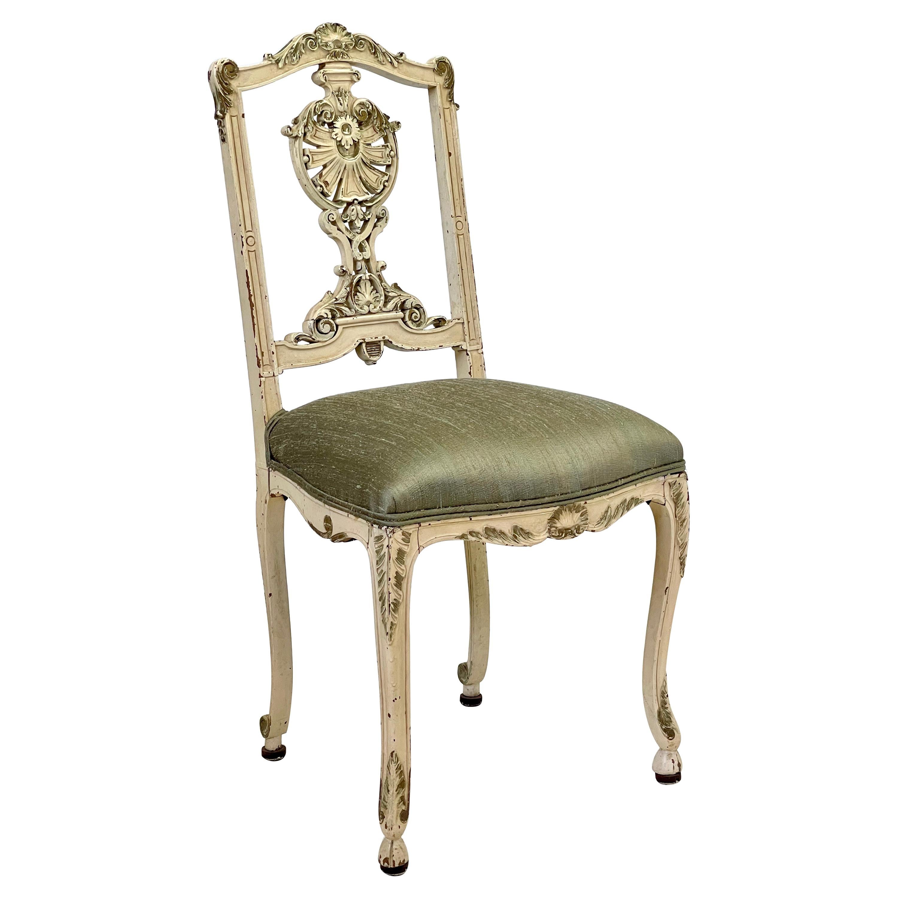 Italienischer Parcel Gilt Vanity Chair im Angebot