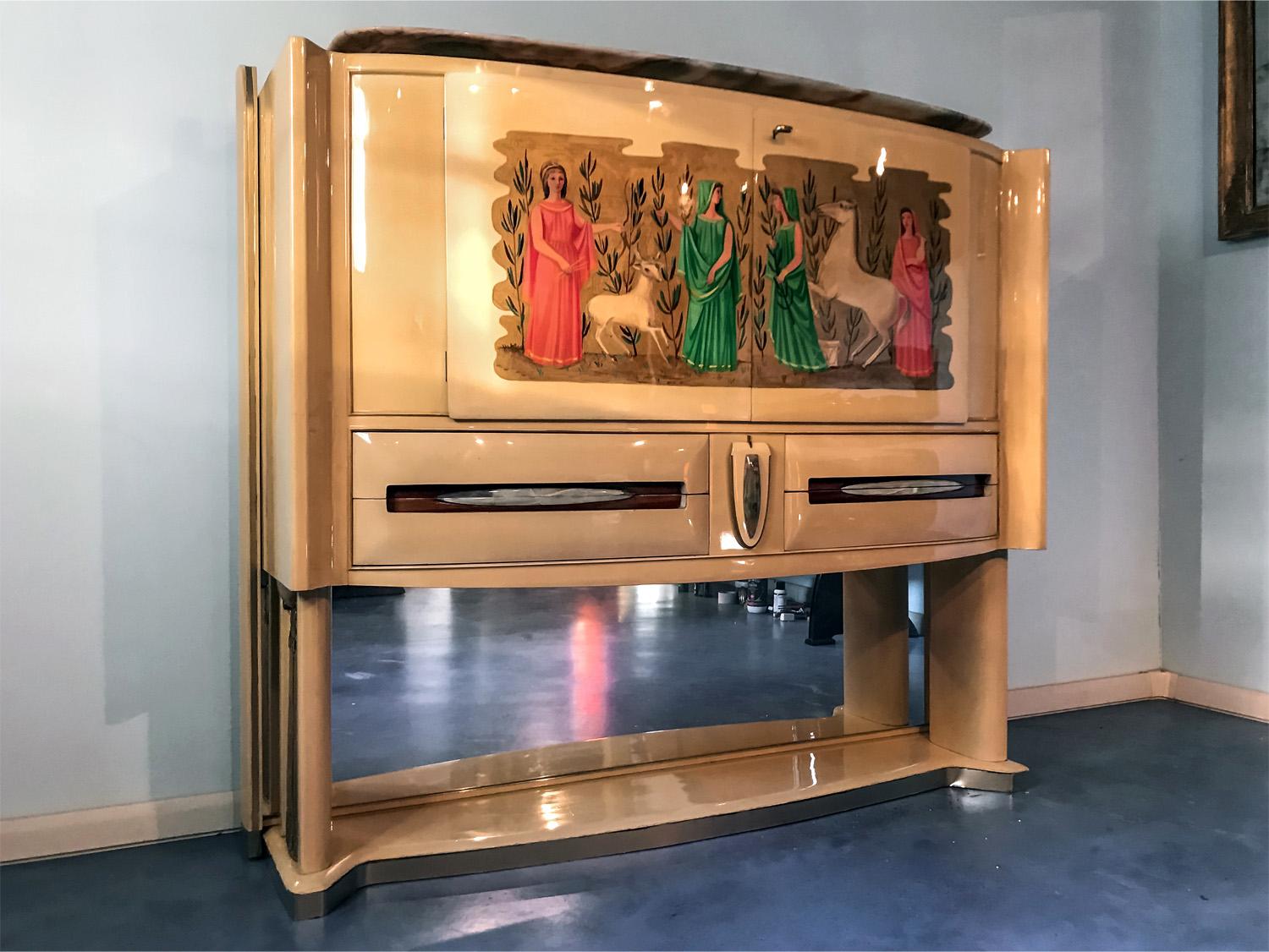 Italian Art Déco Parchment Bar Cabinet by Vittorio Dassi, 1940s In Good Condition In Traversetolo, IT