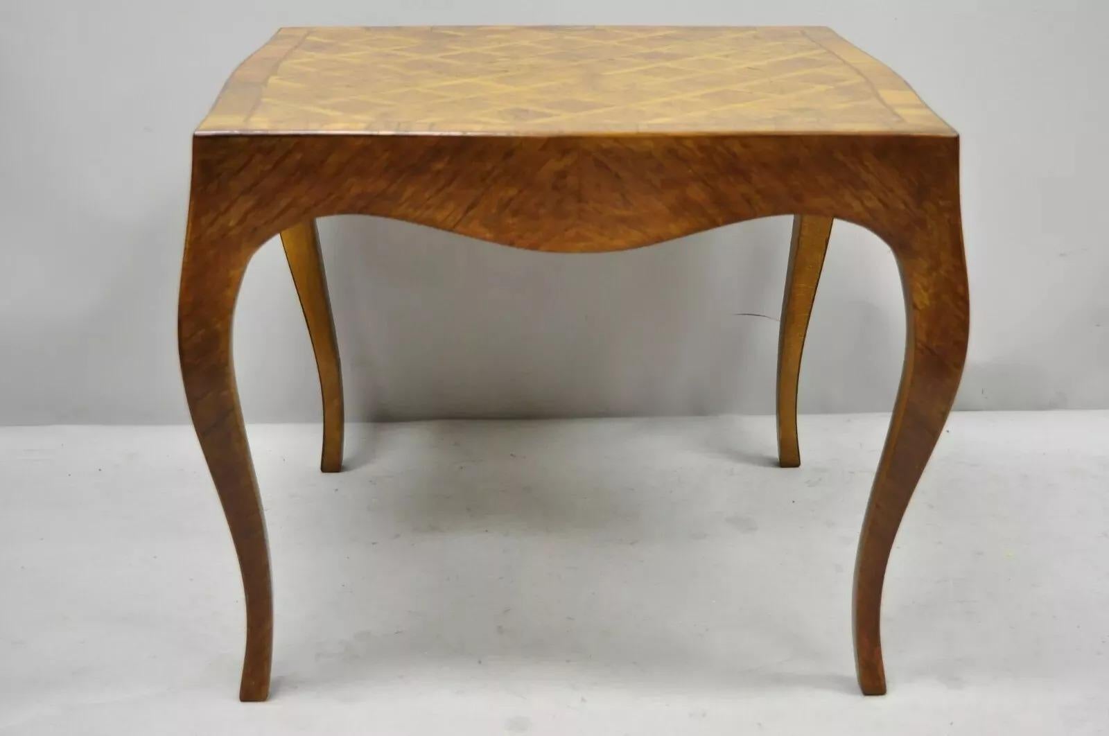 Italienischer Intarsien-Olivenholz-Beistelltisch im Louis XV-Stil im Angebot 3