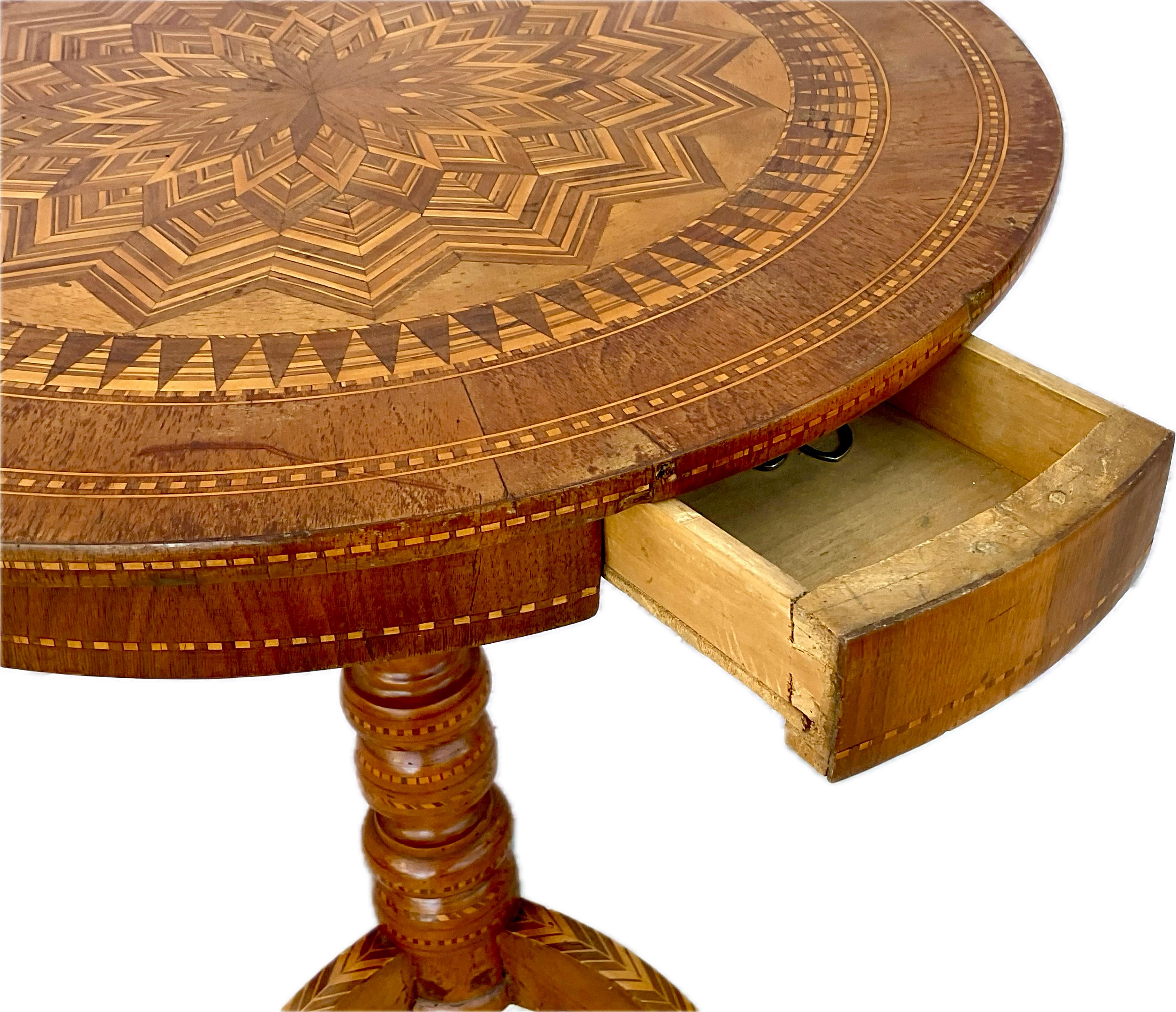 Italienischer Pedestal Tisch mit Schublade (Viktorianisch)