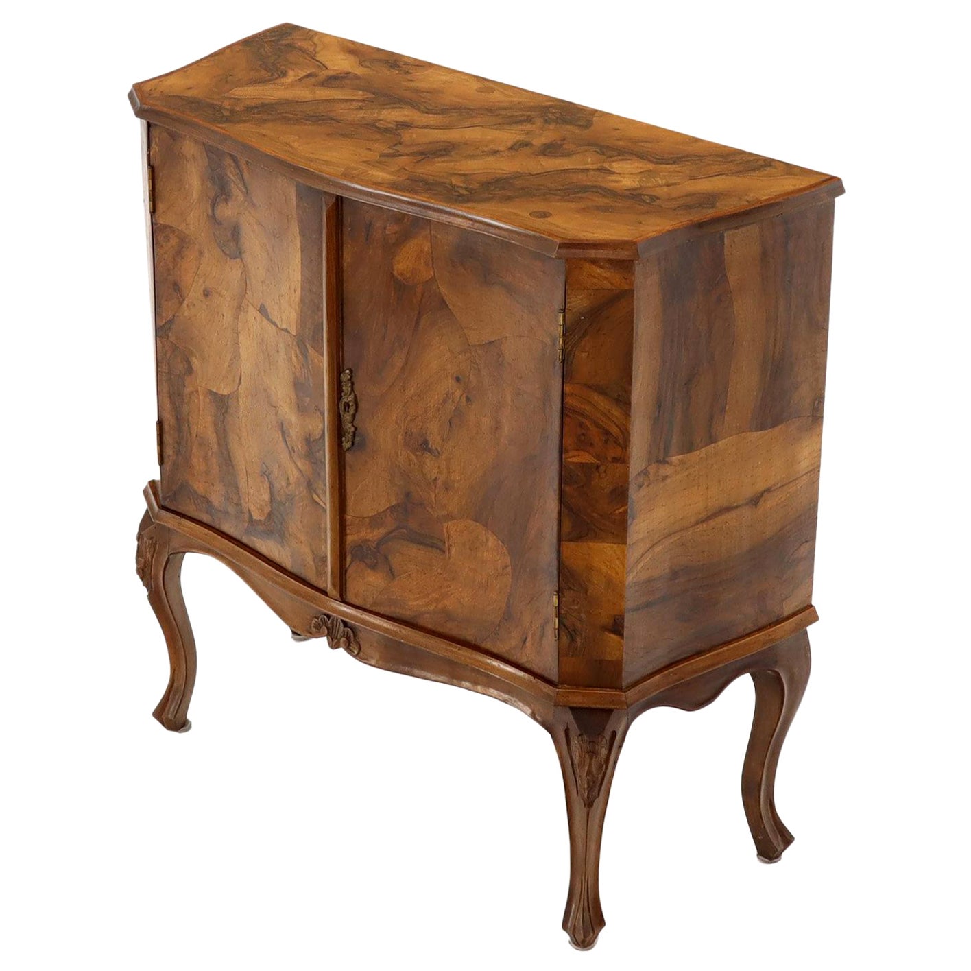 Patch italien Bombe en bois de ronce d'olivier Hall Cabinet Console Crédence en vente