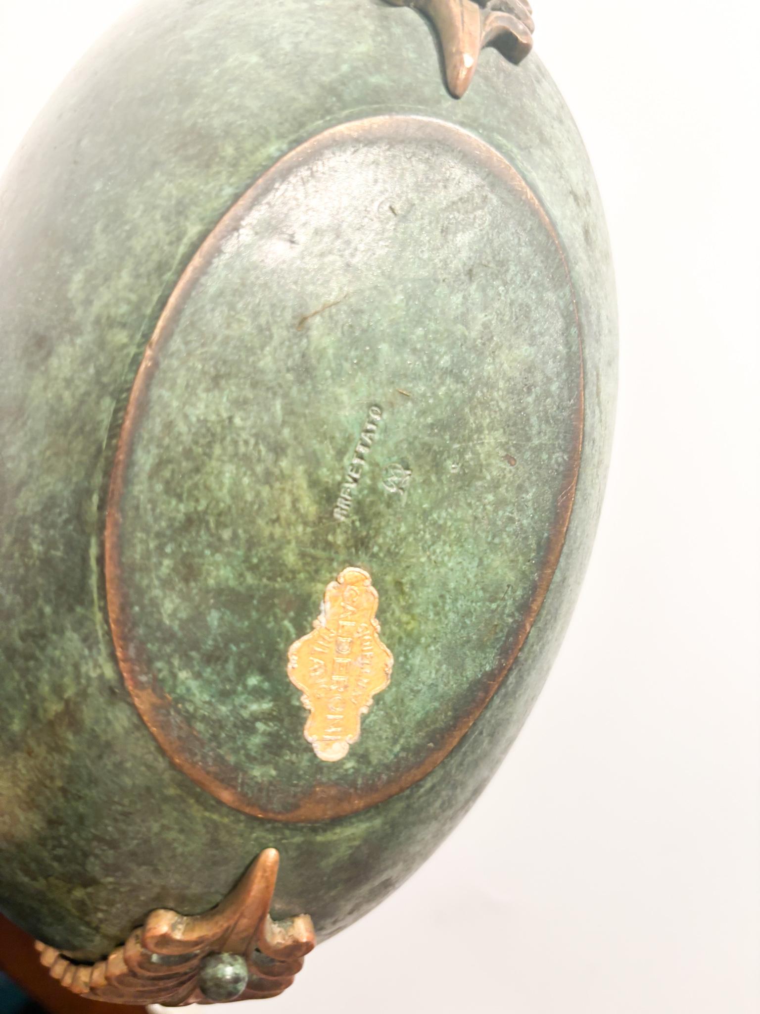 Italian Patented Feathered Bronze Vase from the Early Twentieth Century For Sale 3
