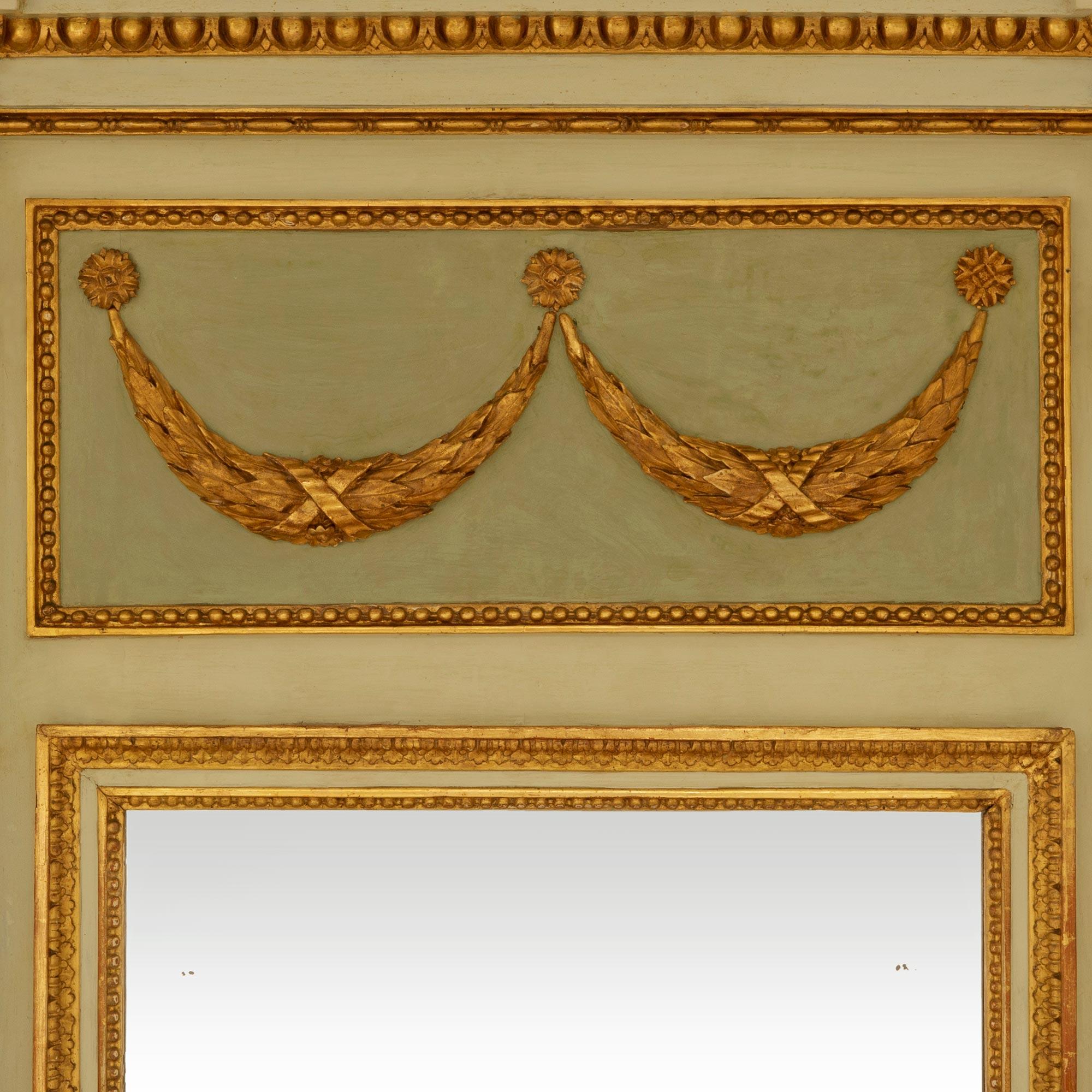 Espejo y consola Trumeau italianos de madera patinada y giltwood Patinado en venta