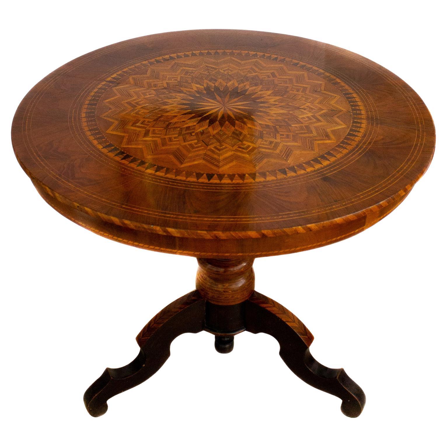 Table centrale italienne en marqueterie "Pé-de-Galo" - 19ème siècle en vente