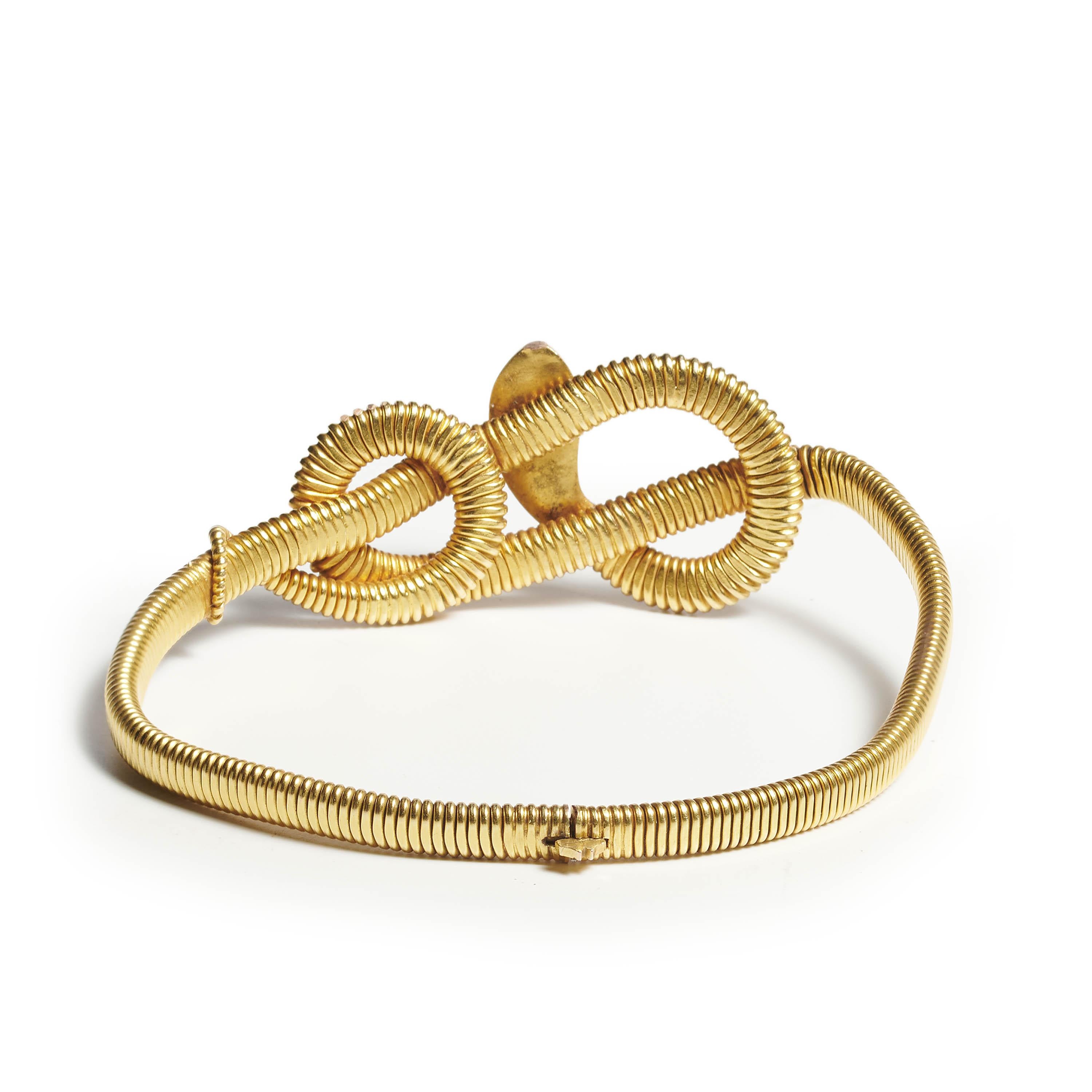 Bracelet serpent italien en perles, émeraudes et or, circa 1940 Bon état - En vente à London, GB
