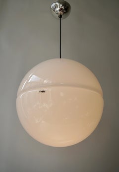 Italienische italienische Pendelleuchte von Harvey Guzzini aus weißem Kunststoff und Chrom, 1960er Jahre