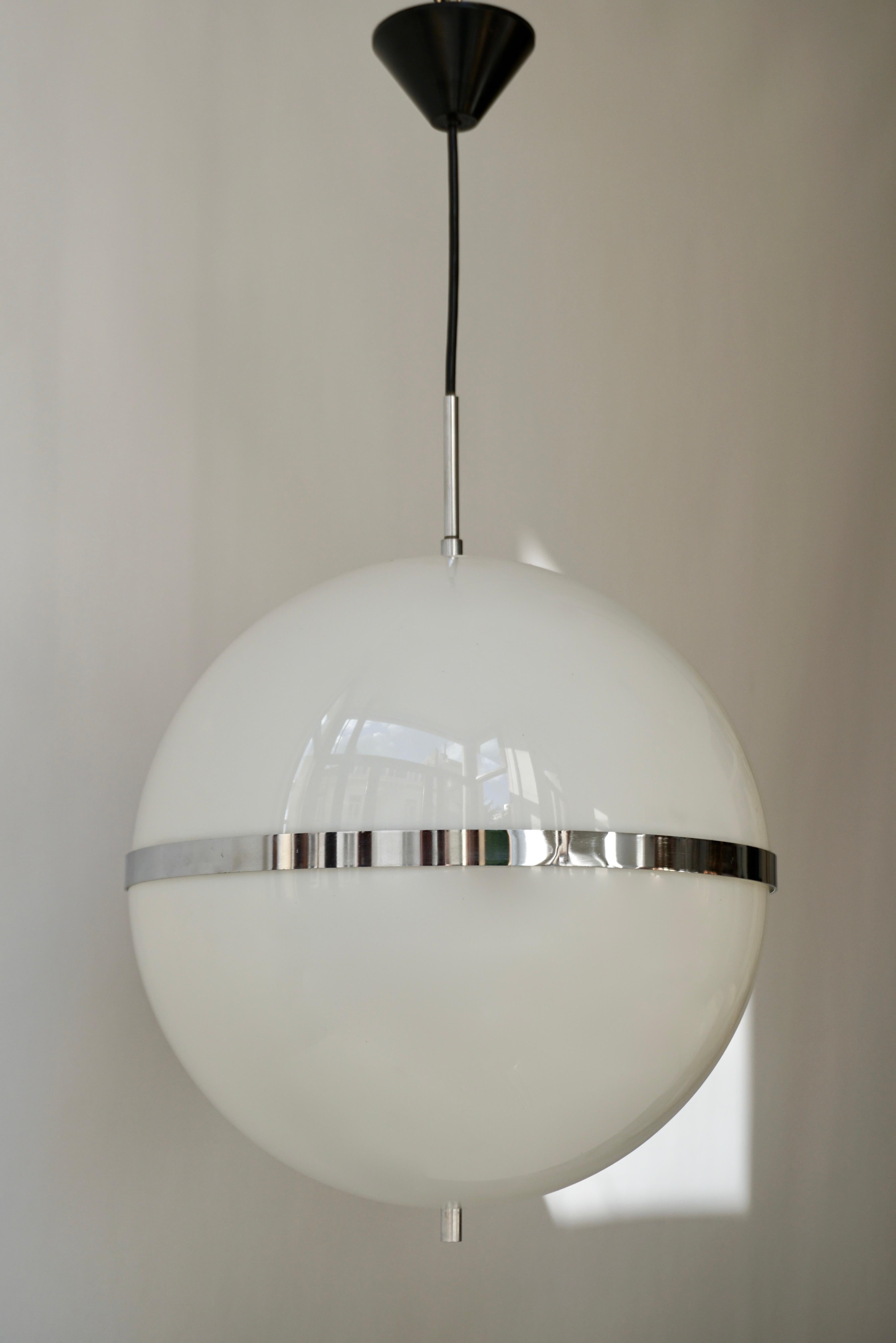 Italian Pendant Lamp in White Plastic and Chrome, 1970s For Sale 4