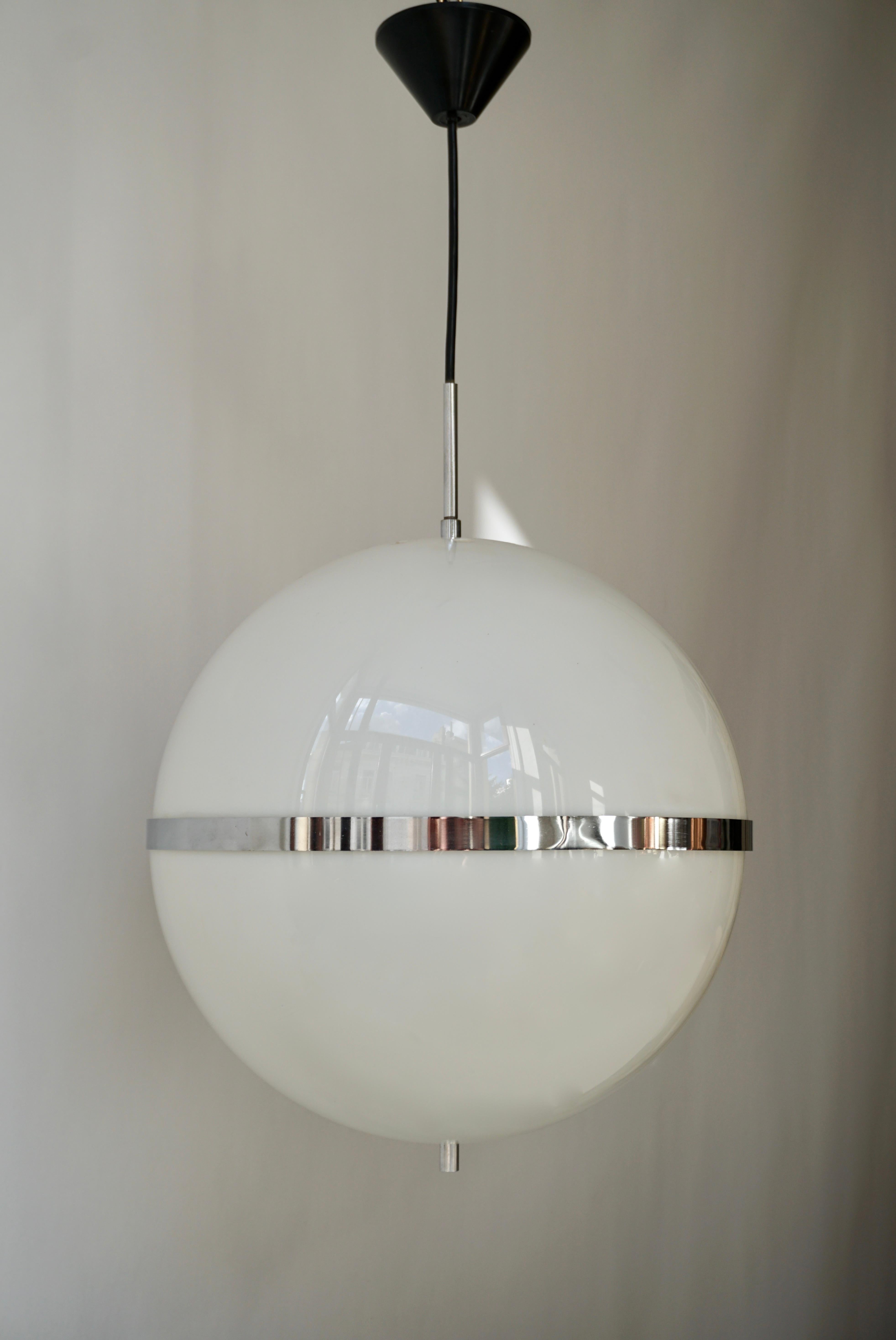 Italian Pendant Lamp in White Plastic and Chrome, 1970s For Sale 3