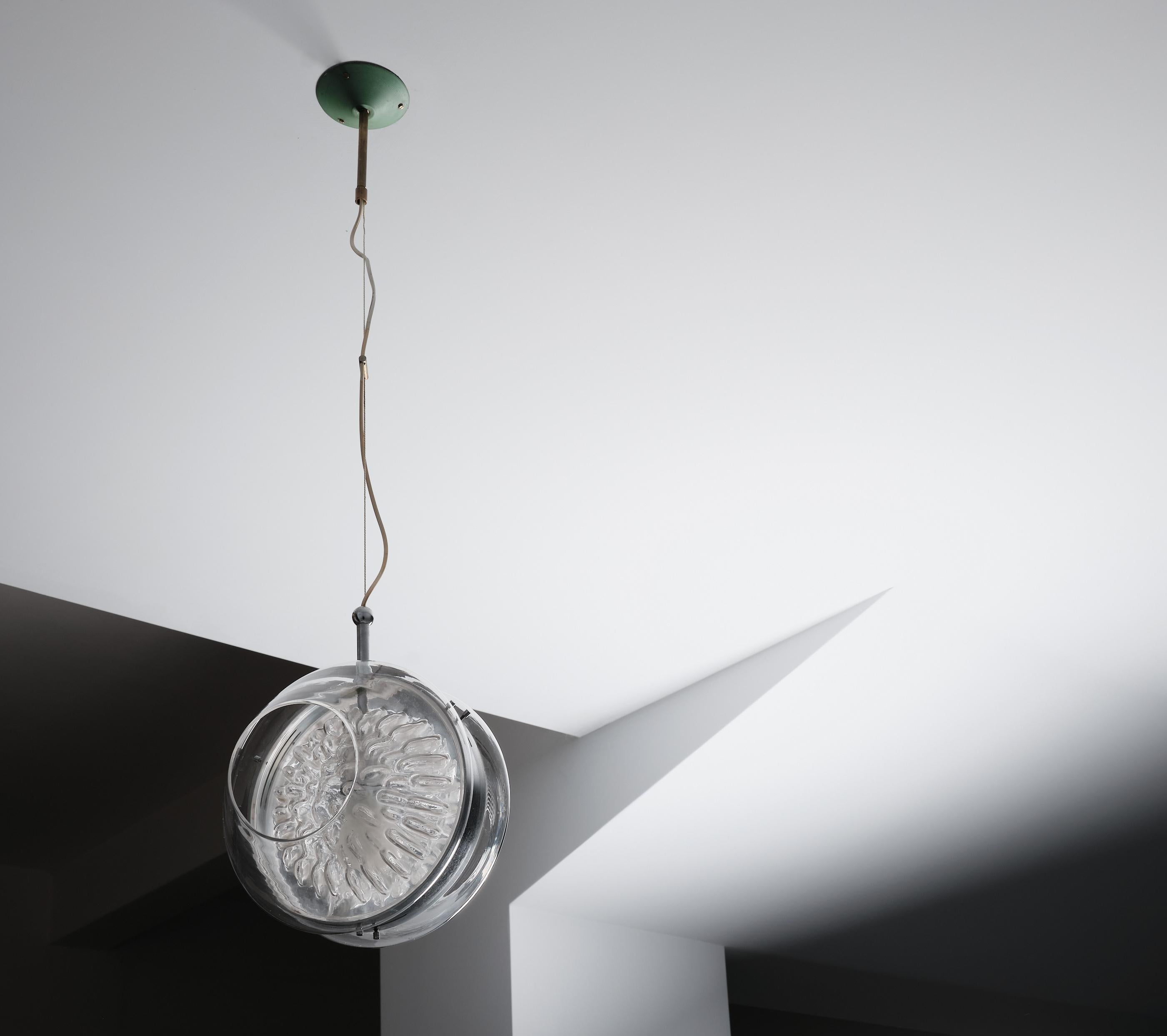 Mid-Century moderno Lampada a sospensione italiana, vetro di Murano e ottone, design moderno degli anni '60 in vendita