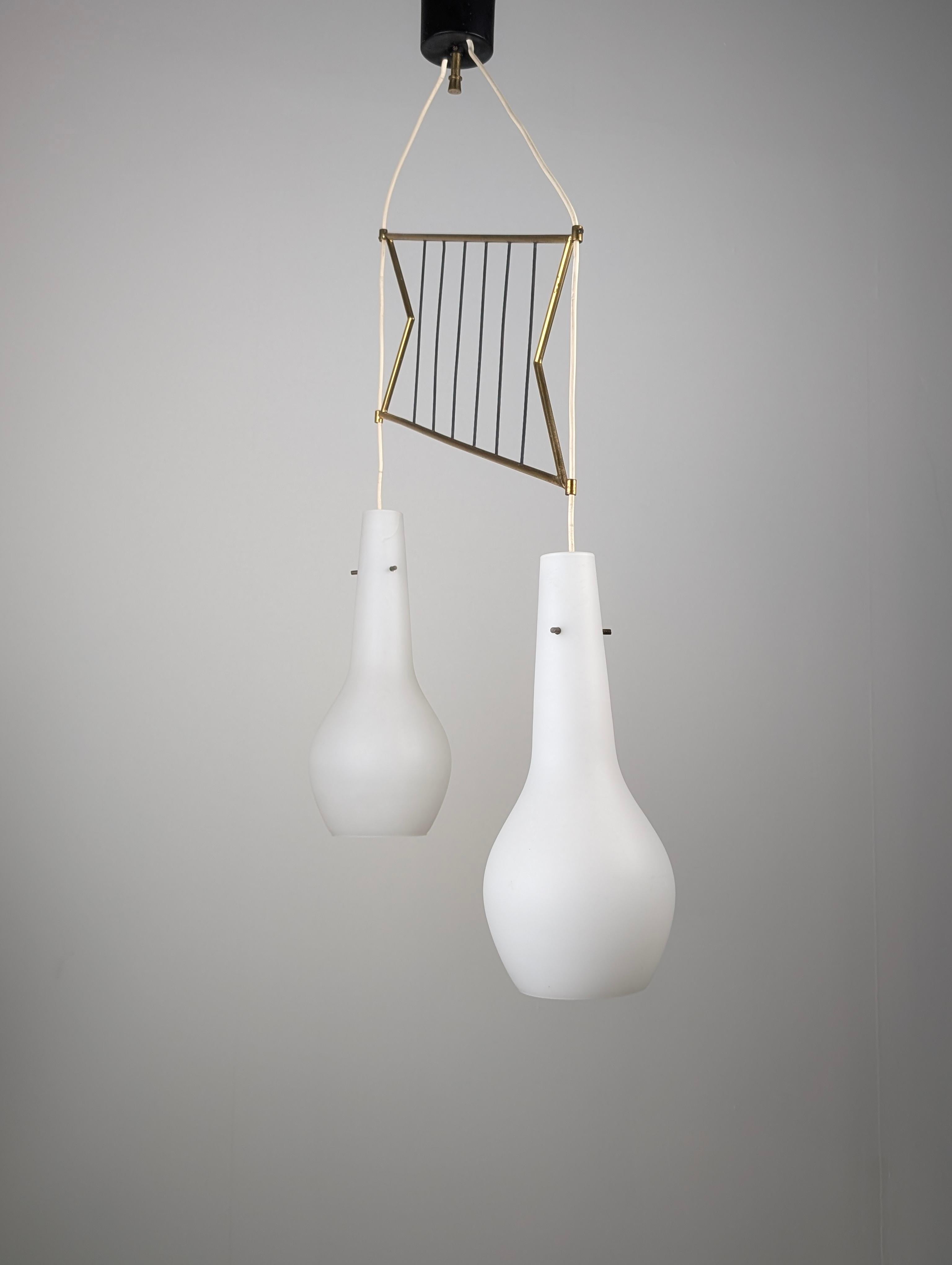 Italian Pendant Lamp with Opaline Shades & Brass, Stilnovo Style, 1950s In Fair Condition For Sale In Benalmadena, ES