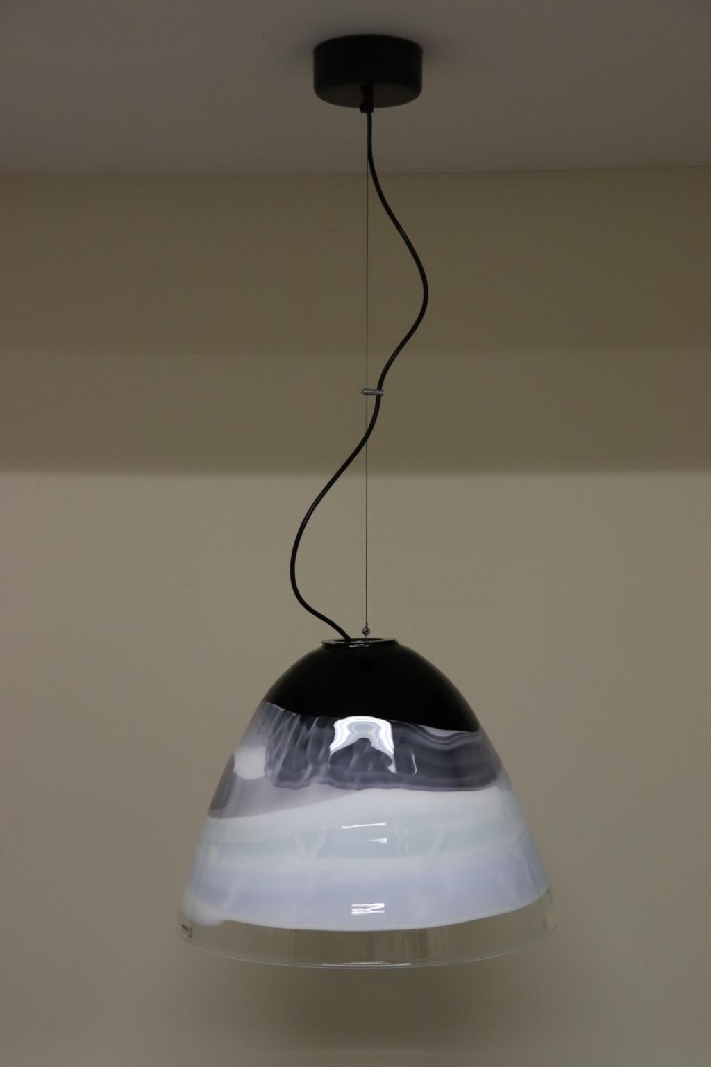 Mid-Century Modern Italian Pendant Lamp Murano Hand Blown Glass by Murano Due For Sale 1