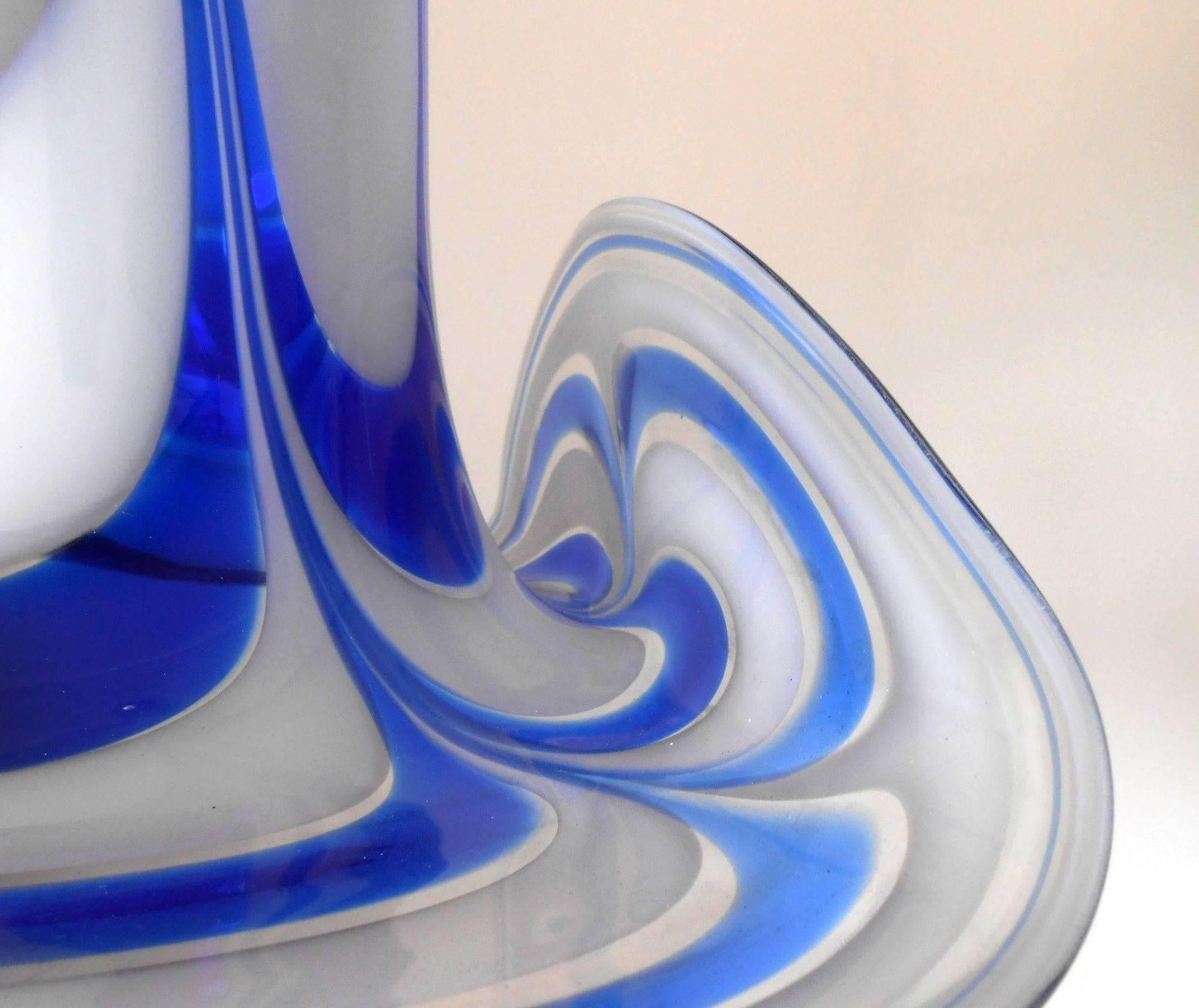 Italian Pendant w/ Blue & White Murano Glass Designed by Vistosi In Good Condition For Sale In Los Angeles, CA