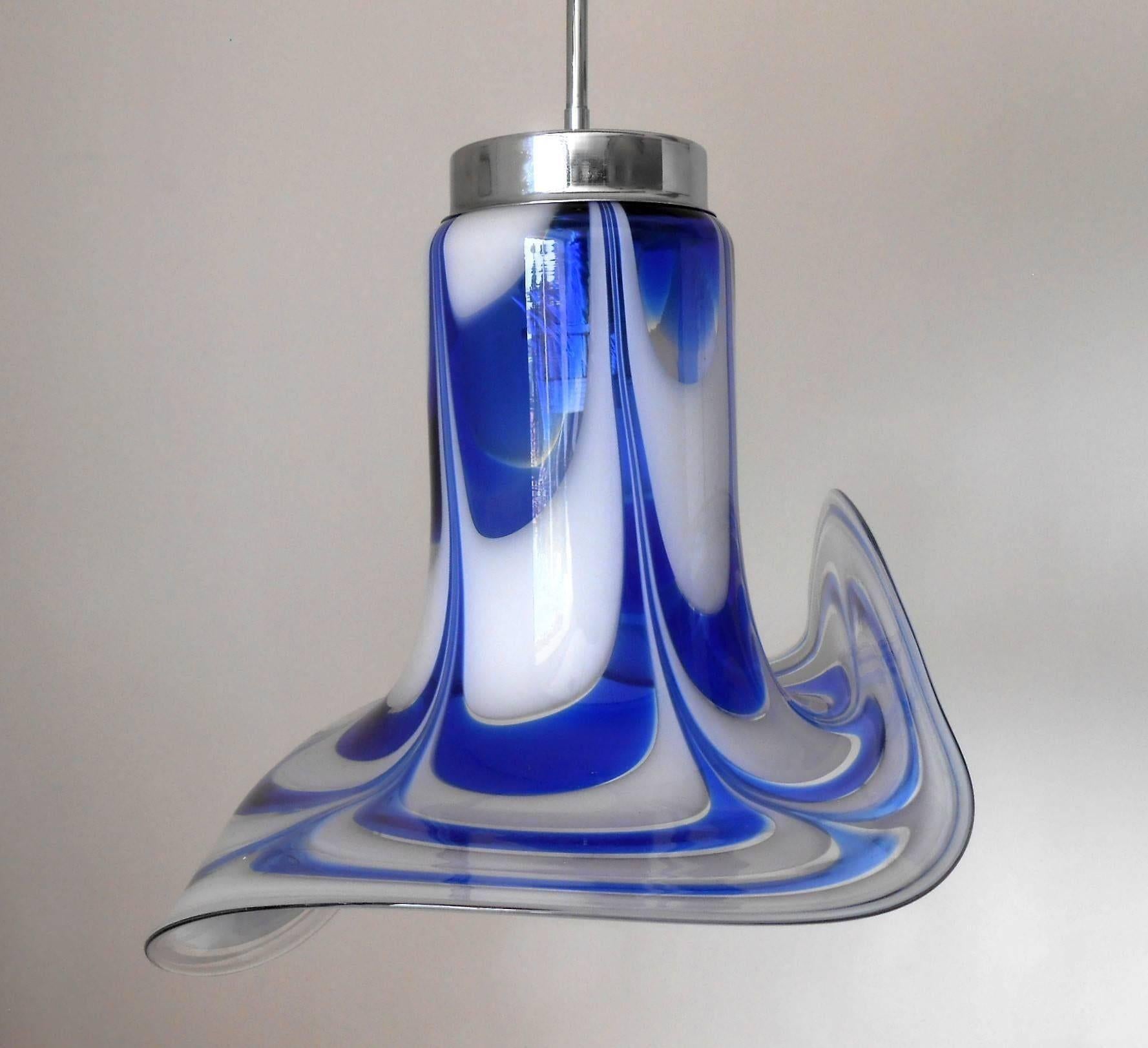Mid-20th Century Italian Pendant w/ Blue & White Murano Glass Designed by Vistosi For Sale