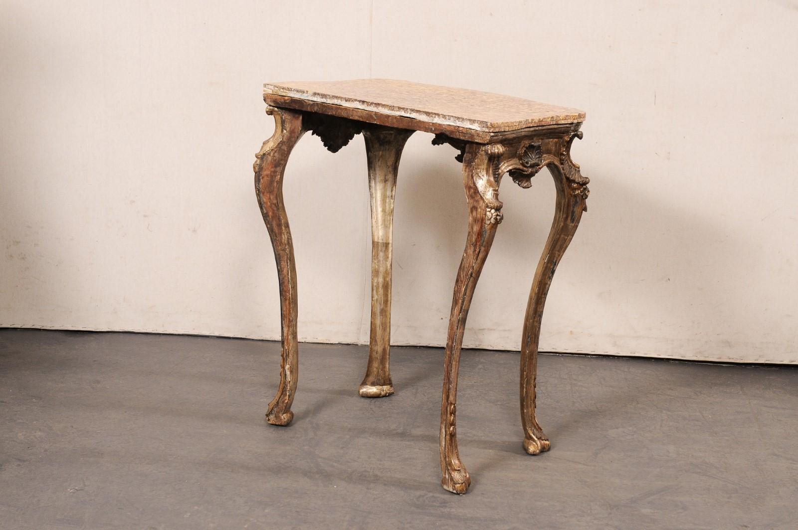 Legno Tavolo da salotto rococò d'epoca italiana con finiture originali e piano in marmo in vendita