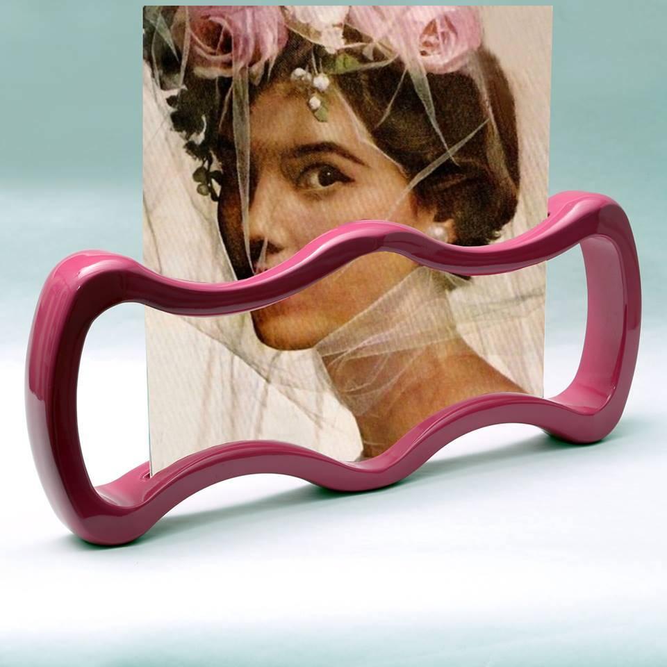 Italienisches Foto  Rahmen Modern  Holz, Humor Rosa Holz (Lackiert) im Angebot