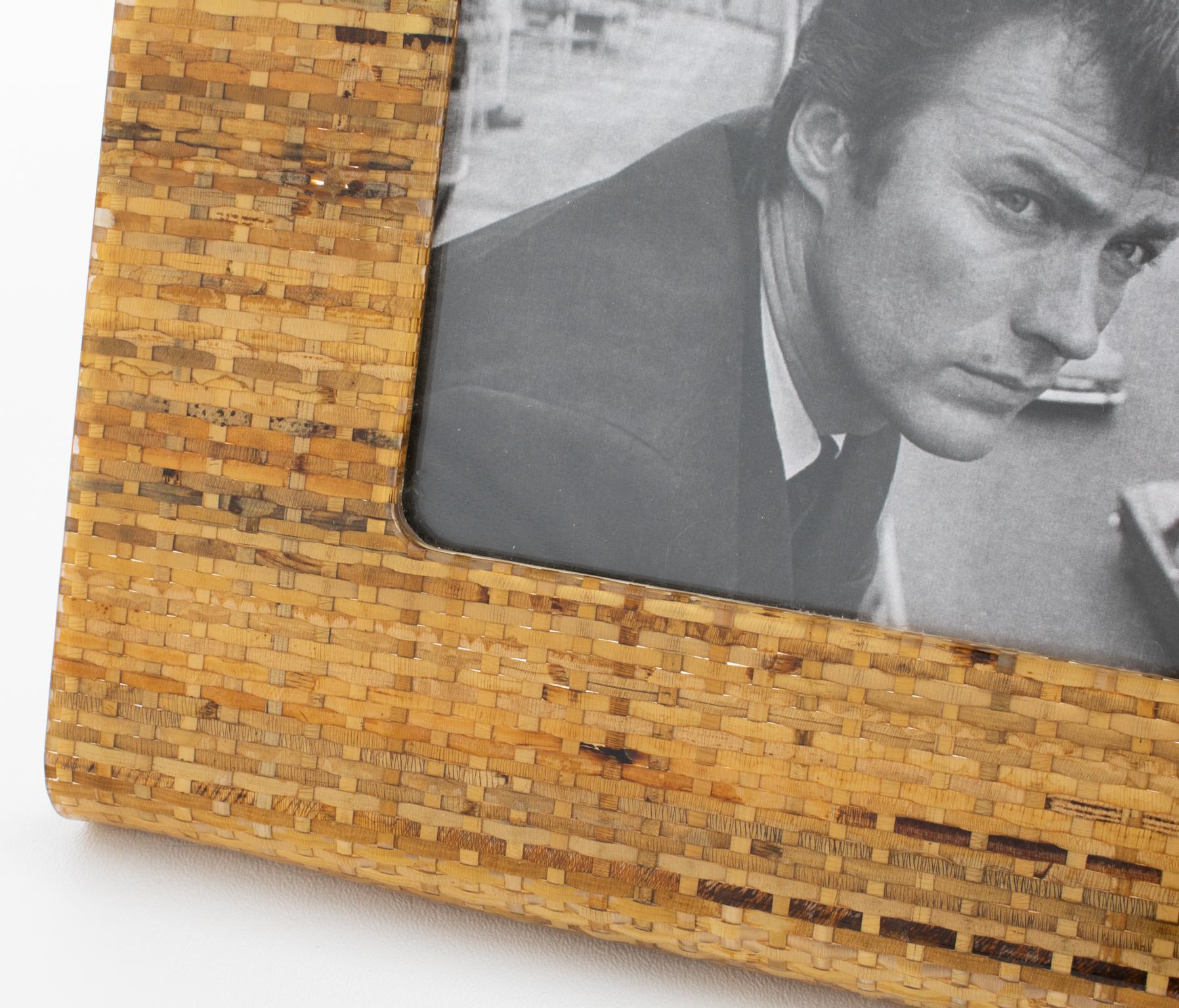 Italian Picture Frame in Lucite and Rattan, circa 1970 For Sale 2